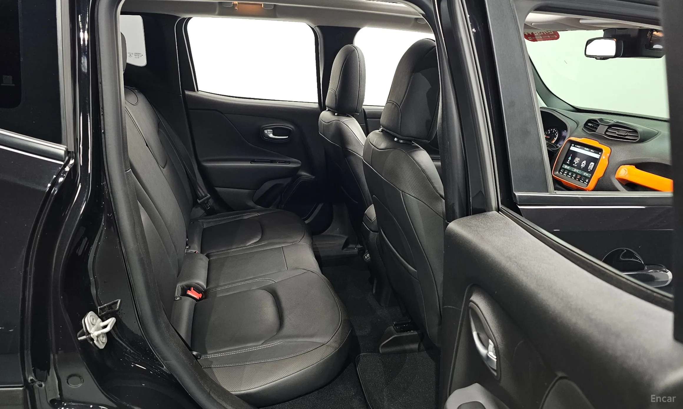 Jeep Renegade превью 12