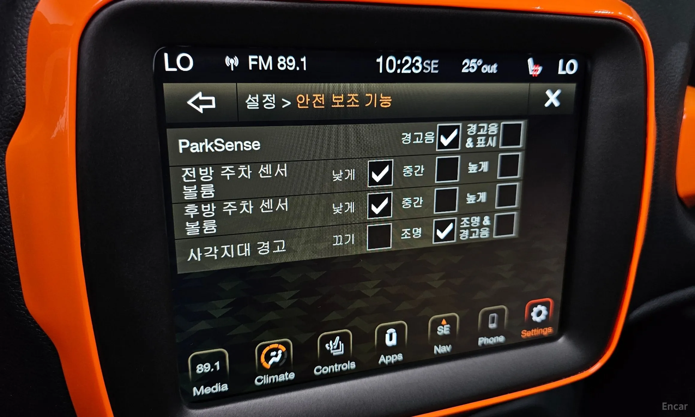 Jeep Renegade превью 16