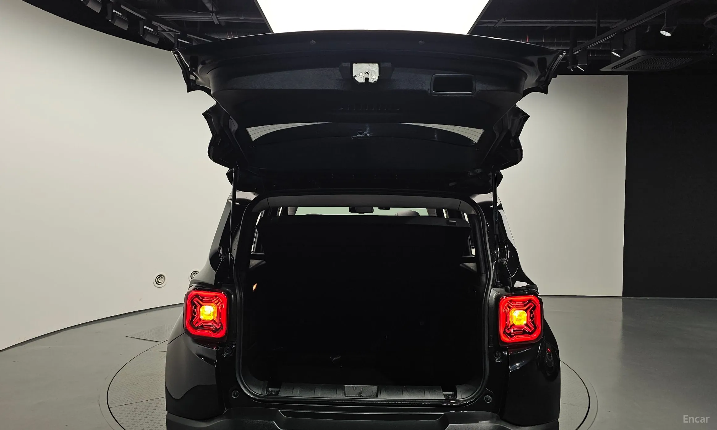 Jeep Renegade превью 20