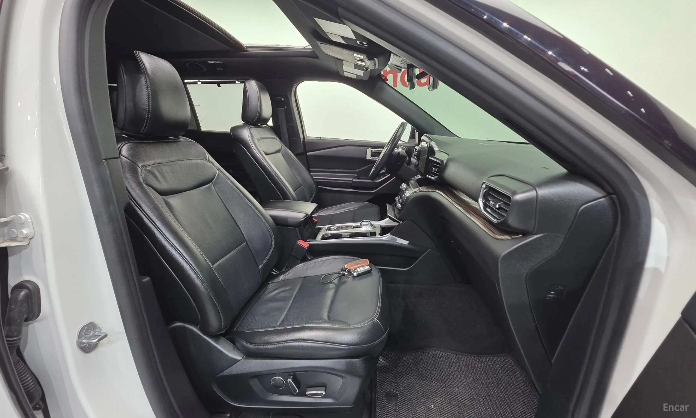 Ford Explorer 6th Generation превью 10