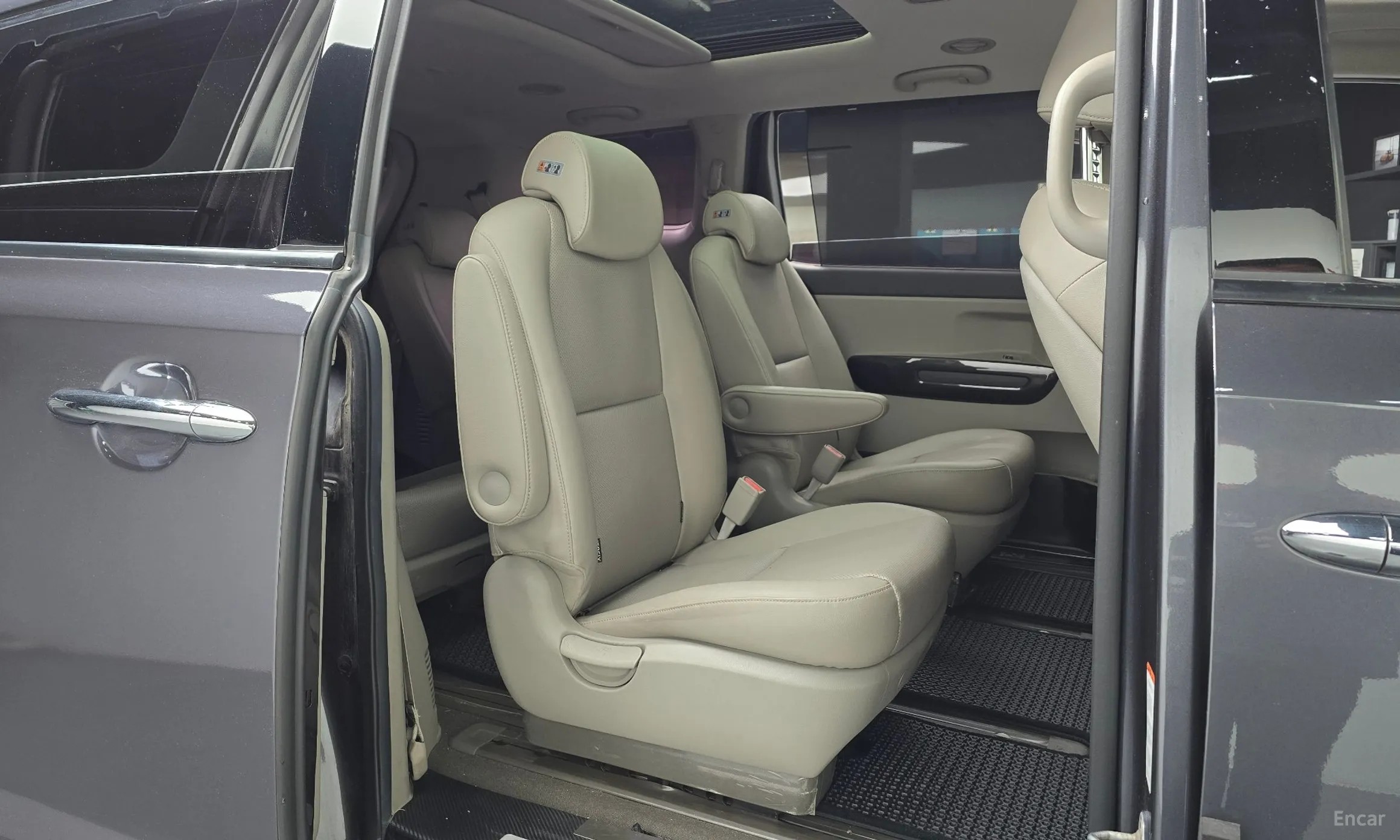 Kia Carnival превью 11