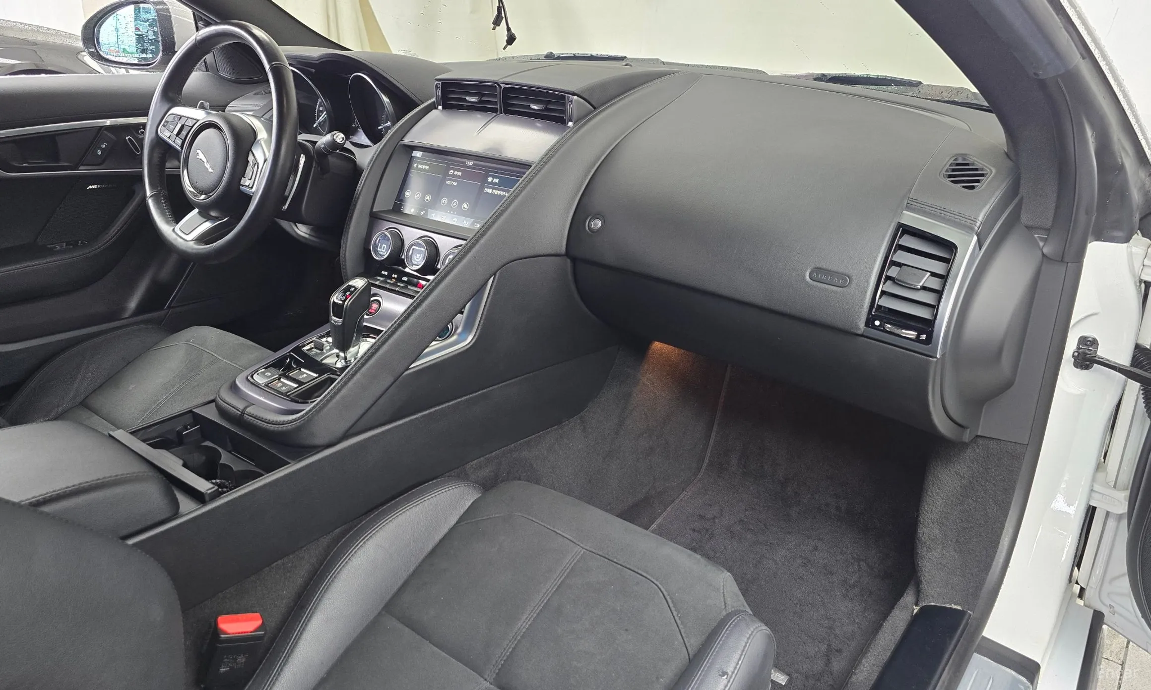 Jaguar F-TYPE превью 7