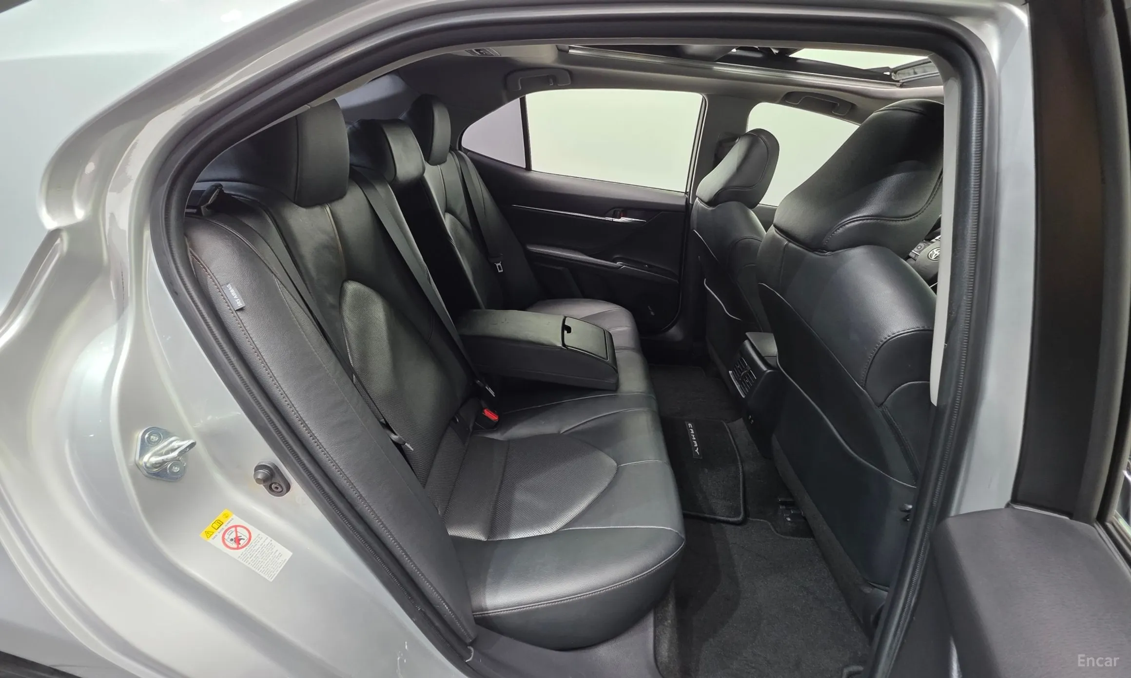 Toyota Camry (XV70) превью 18