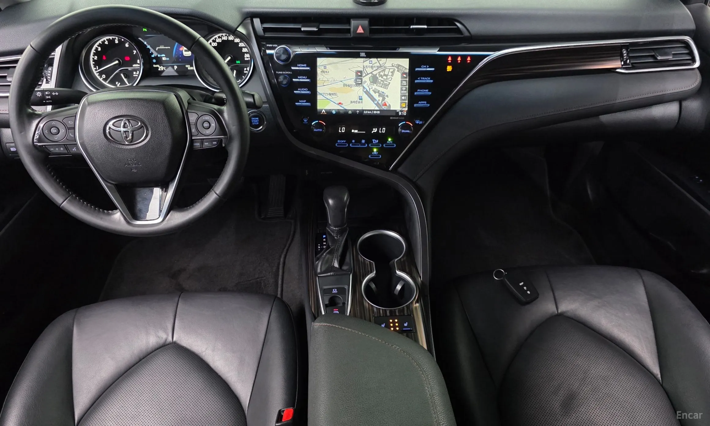 Toyota Camry (XV70) превью 7