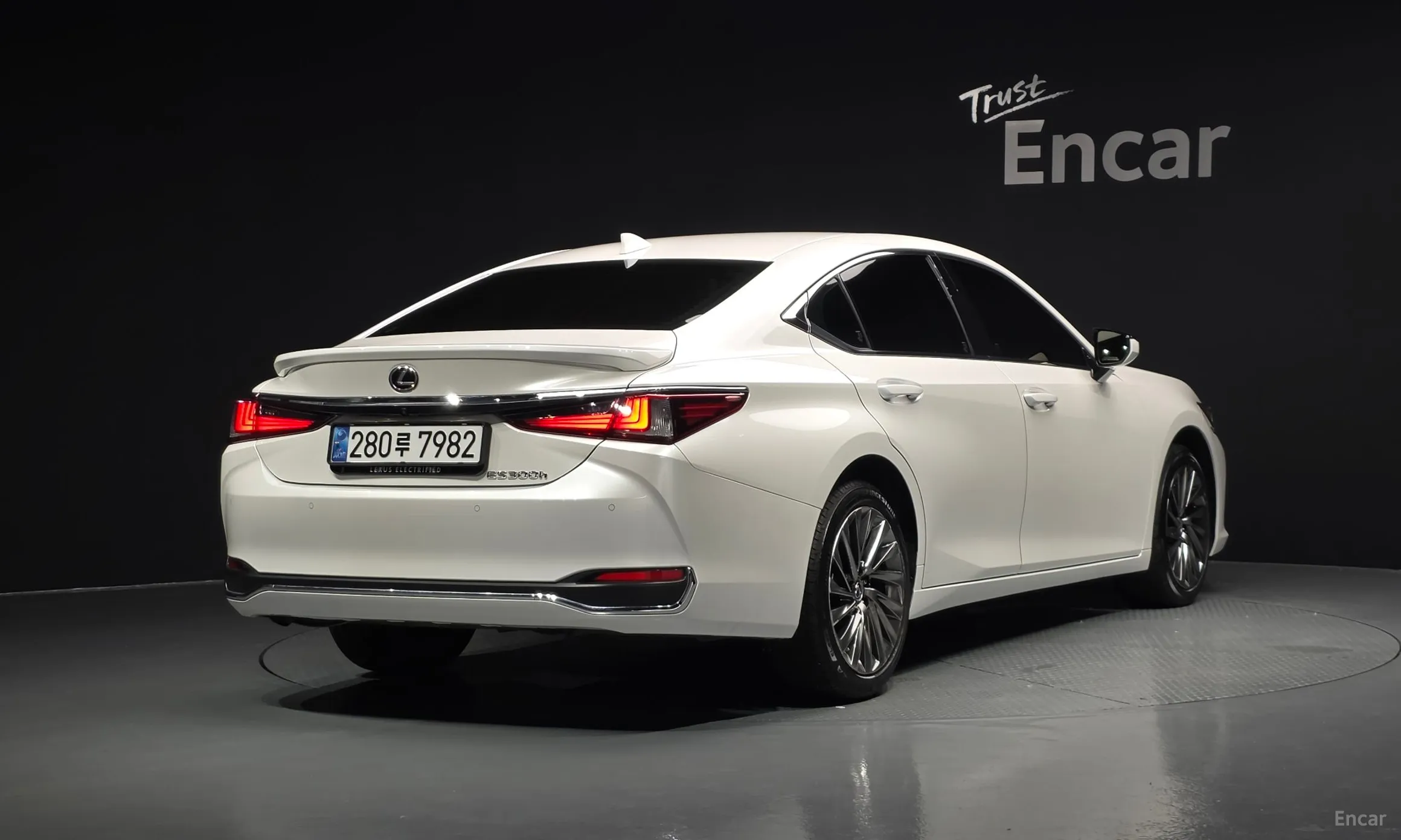 Lexus ES300h 7th Generation
