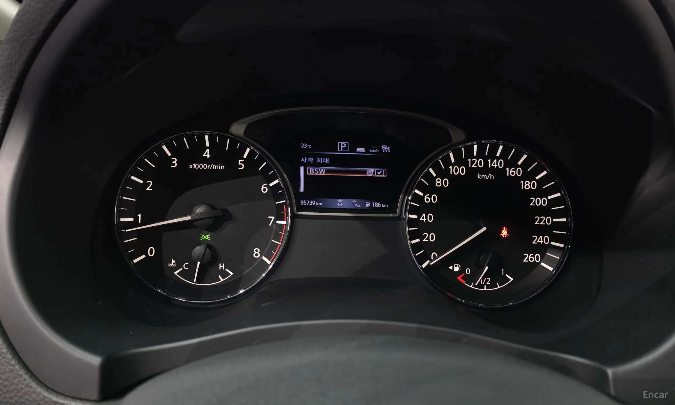 Nissan Altima превью 8