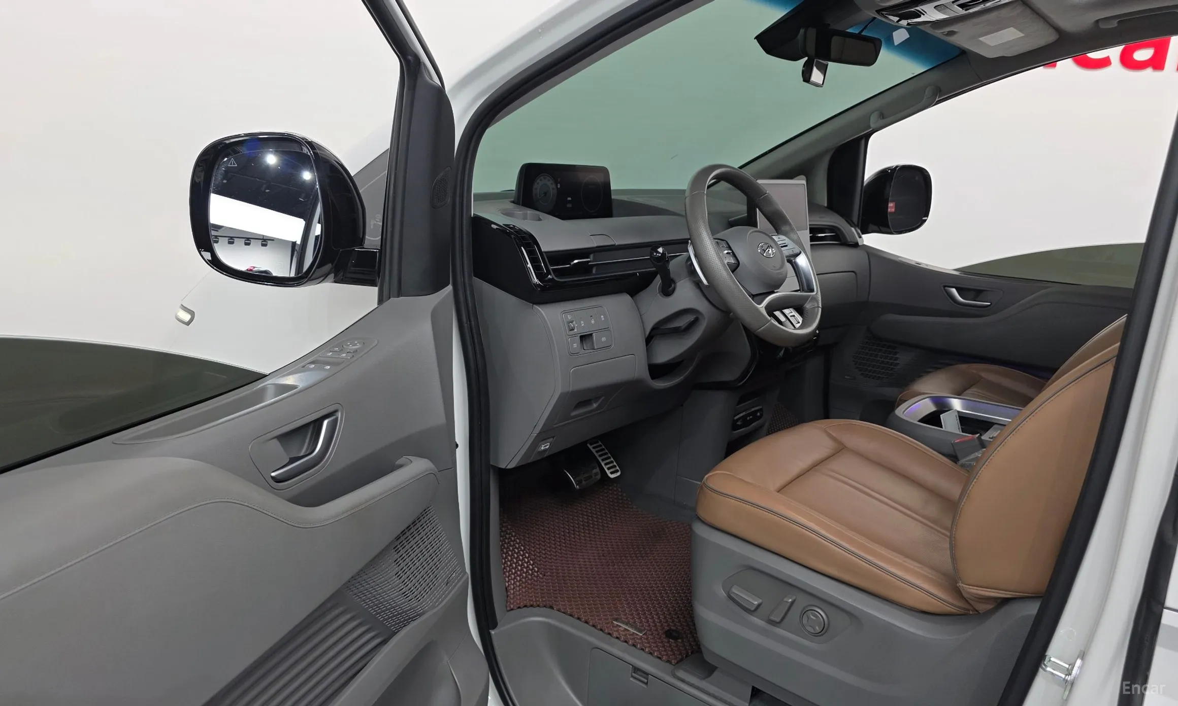 Hyundai Staria превью 10