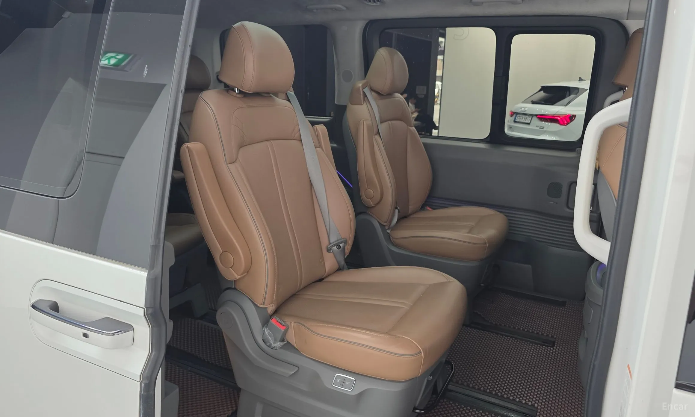Hyundai Staria превью 11