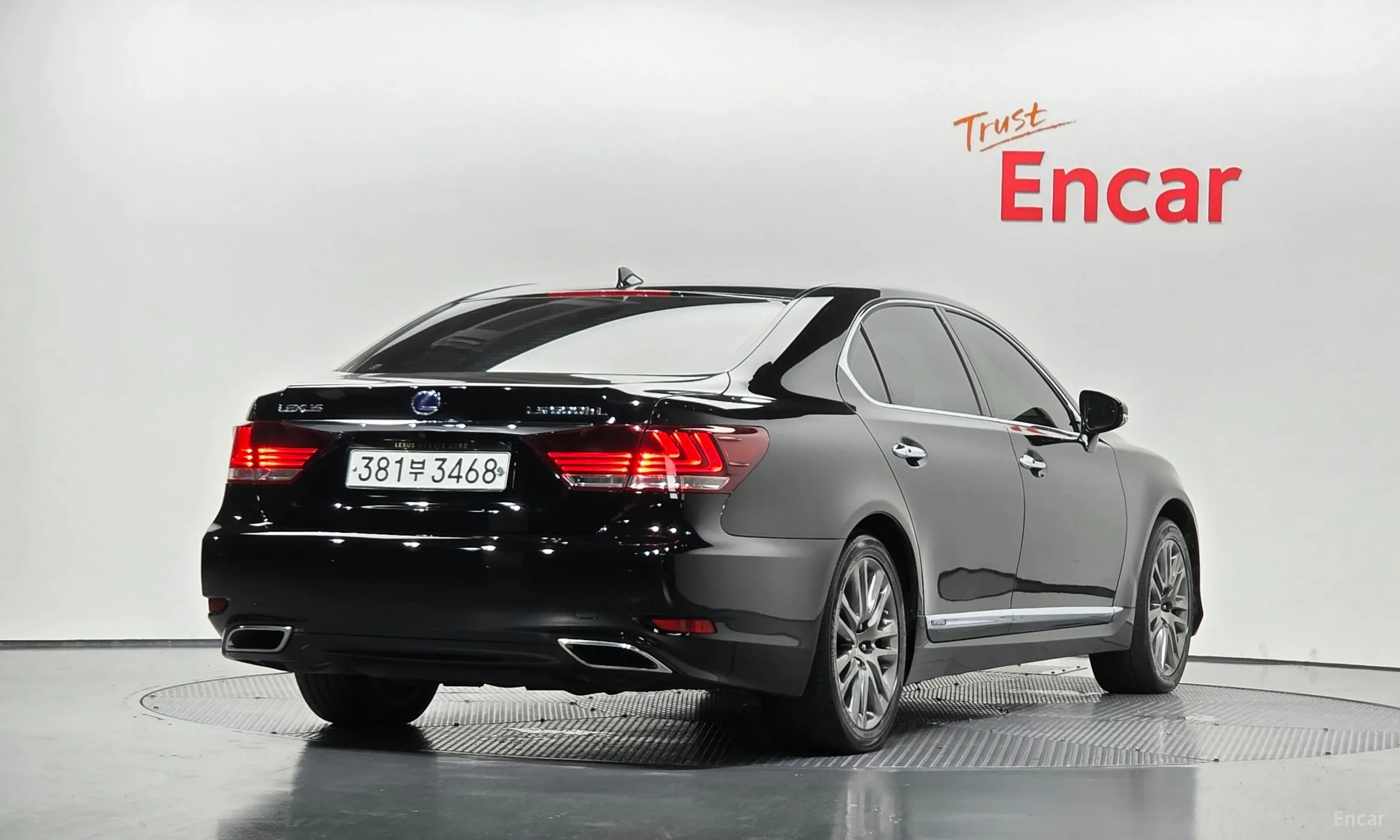 Lexus LS600hL