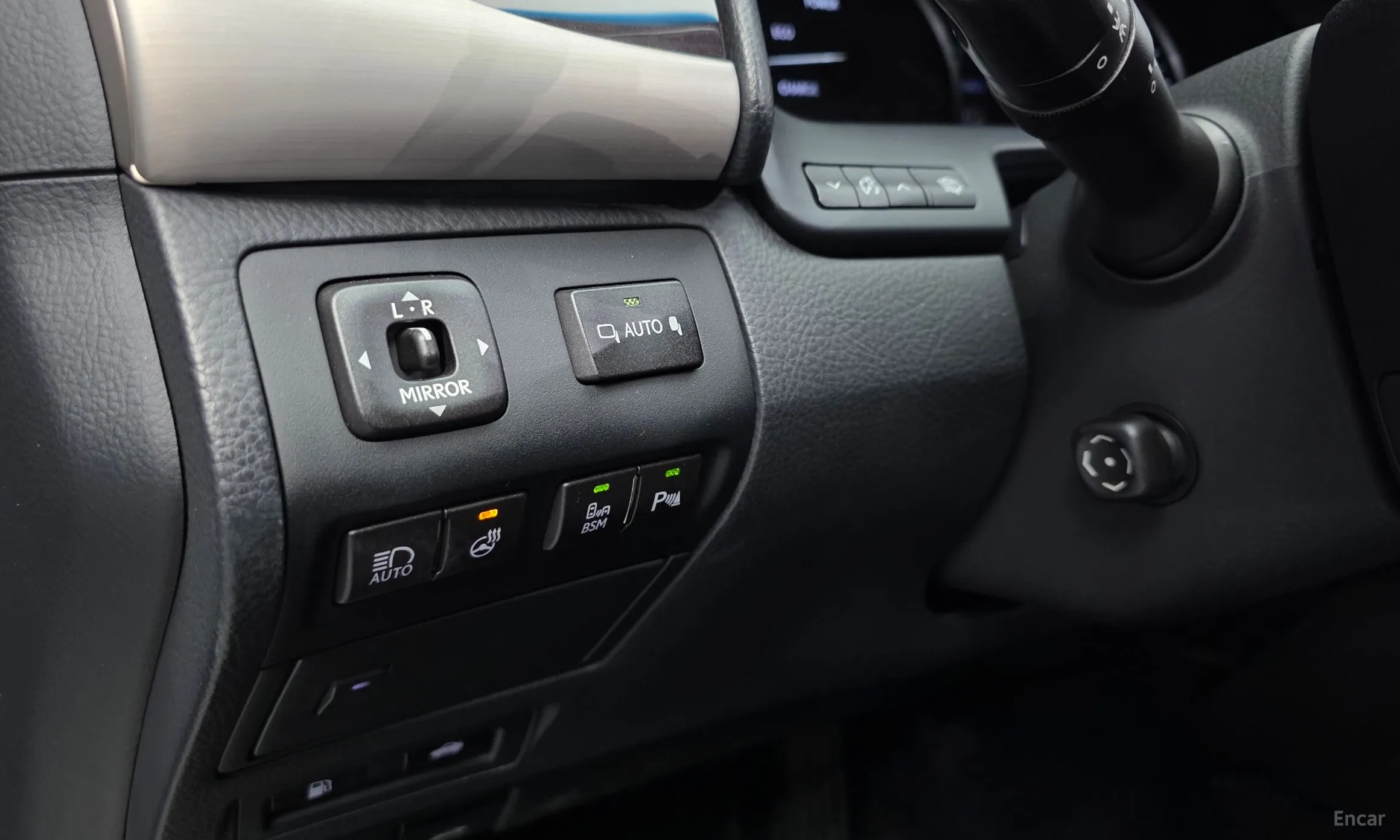 Lexus LS600hL превью 17