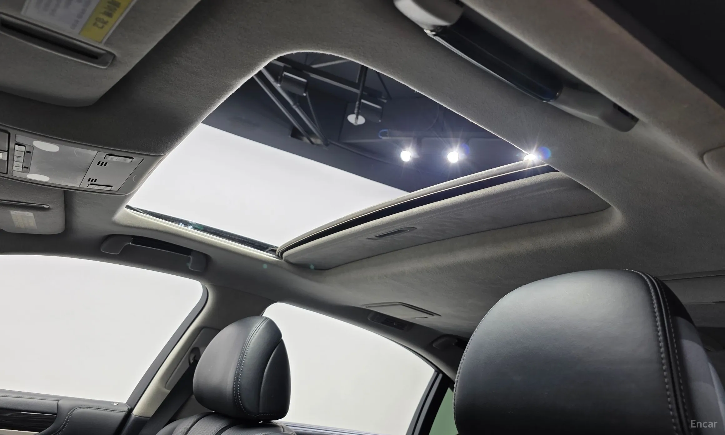 Lexus LS600hL превью 19