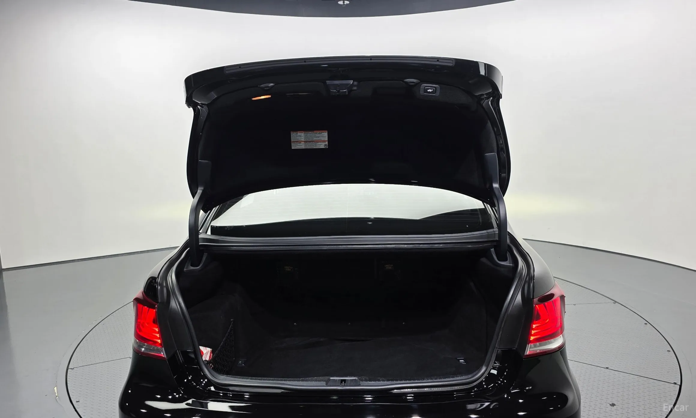 Lexus LS600hL превью 20