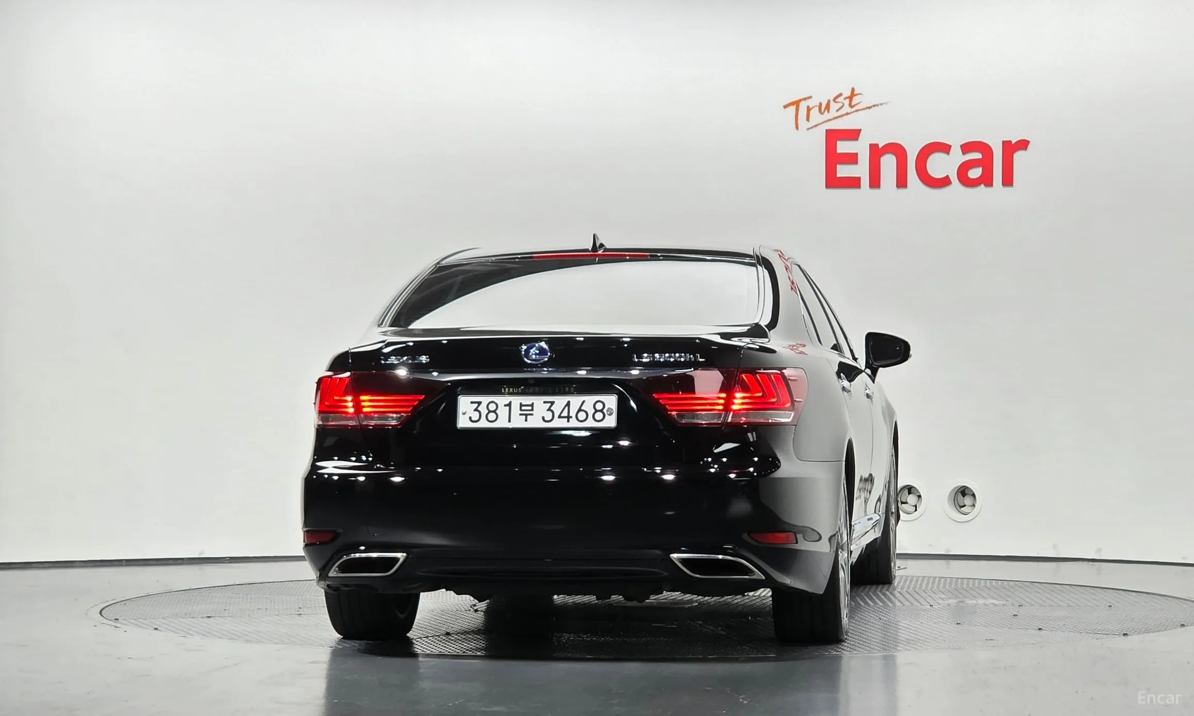 Lexus LS600hL превью 4