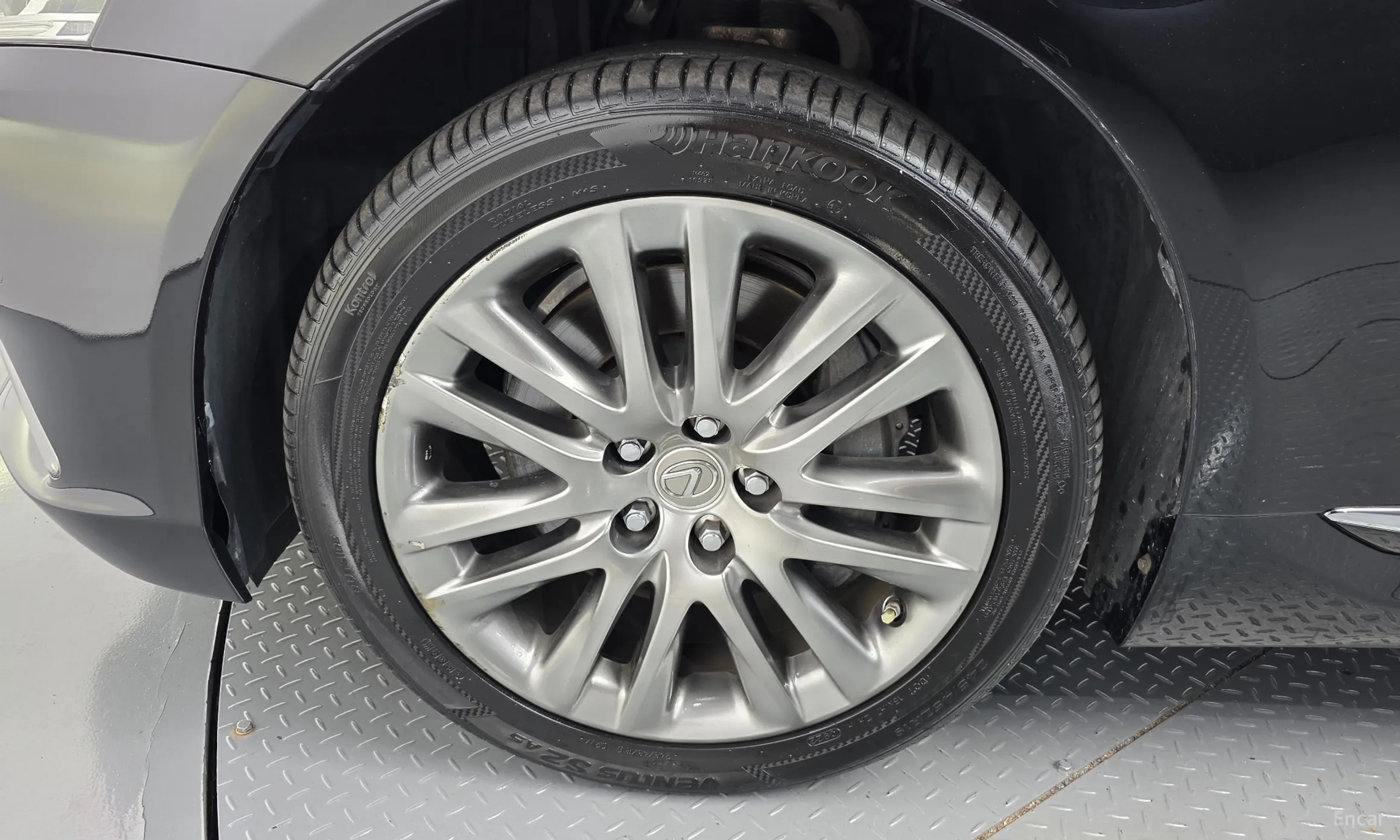 Lexus LS600hL превью 5