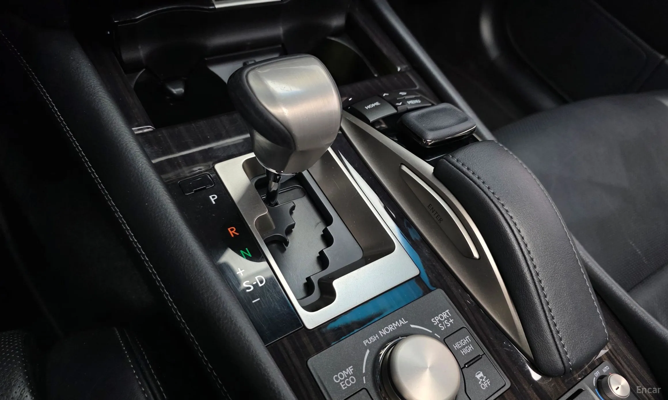 Lexus LS600hL превью 9