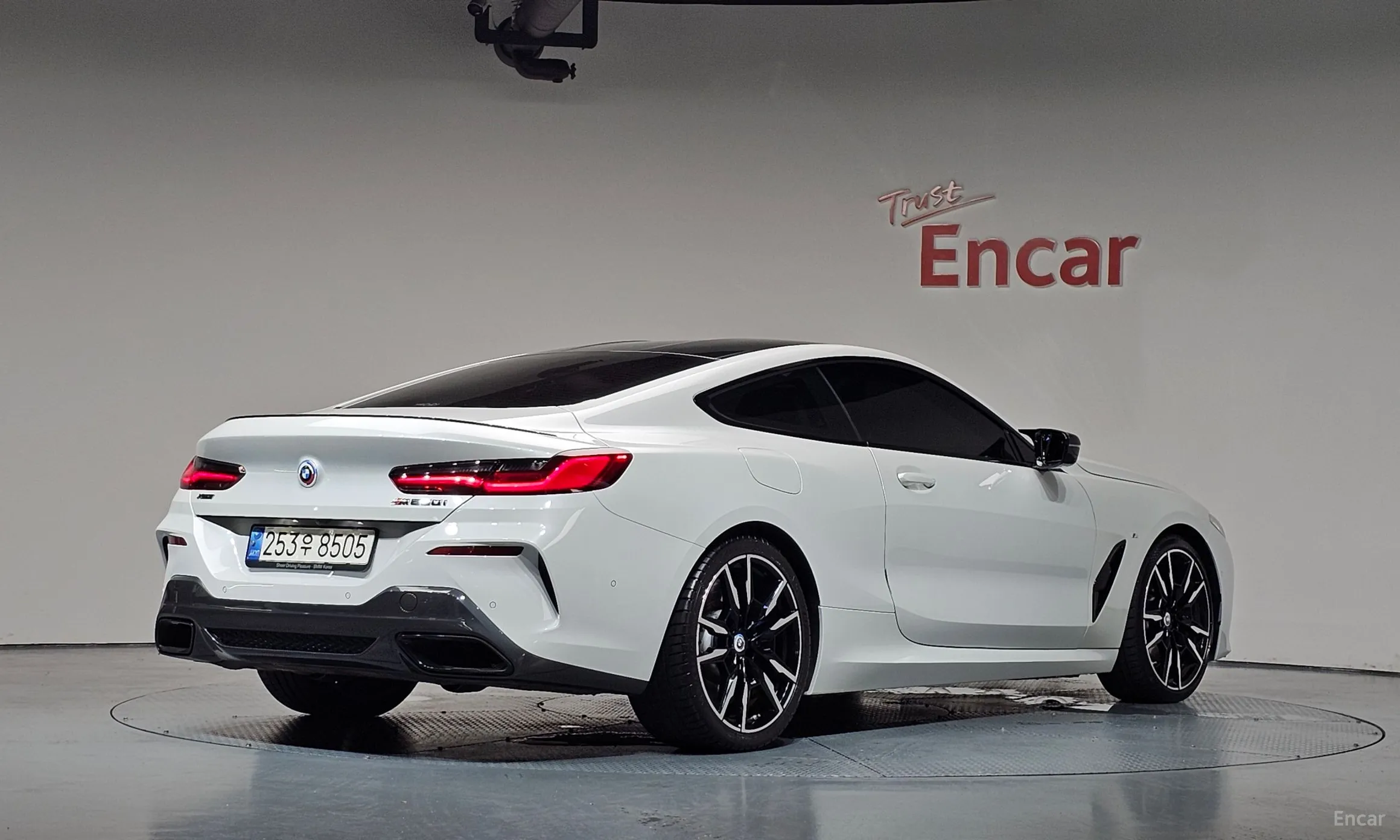 BMW 8-series (G15)