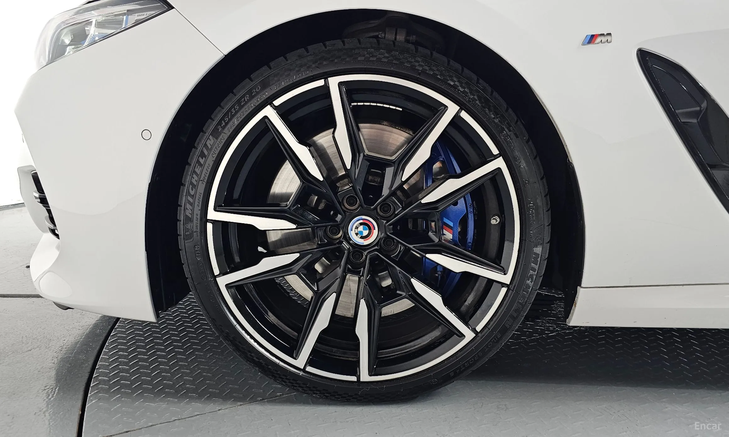 BMW 8-series (G15) превью 5