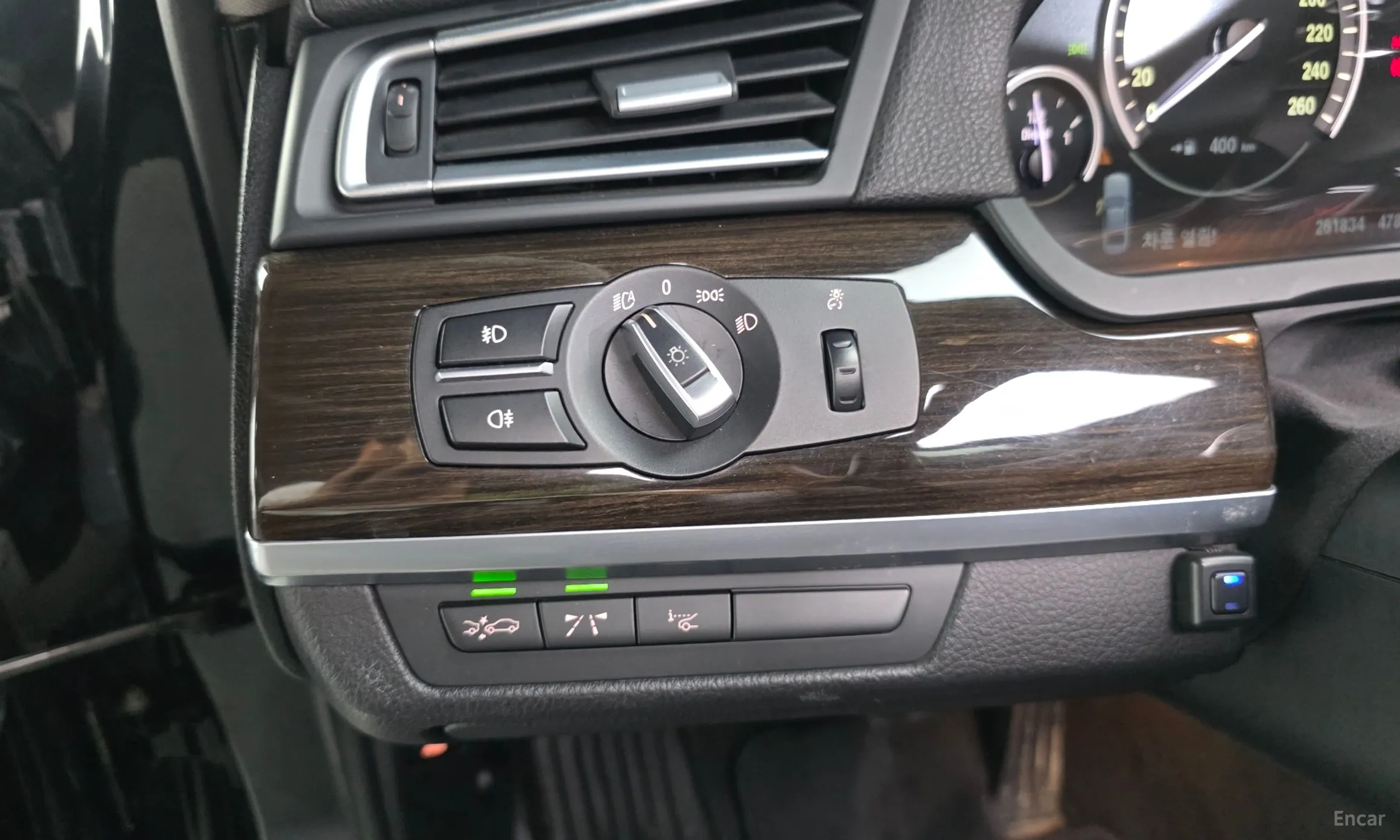 BMW 7 Series (F01) превью 16