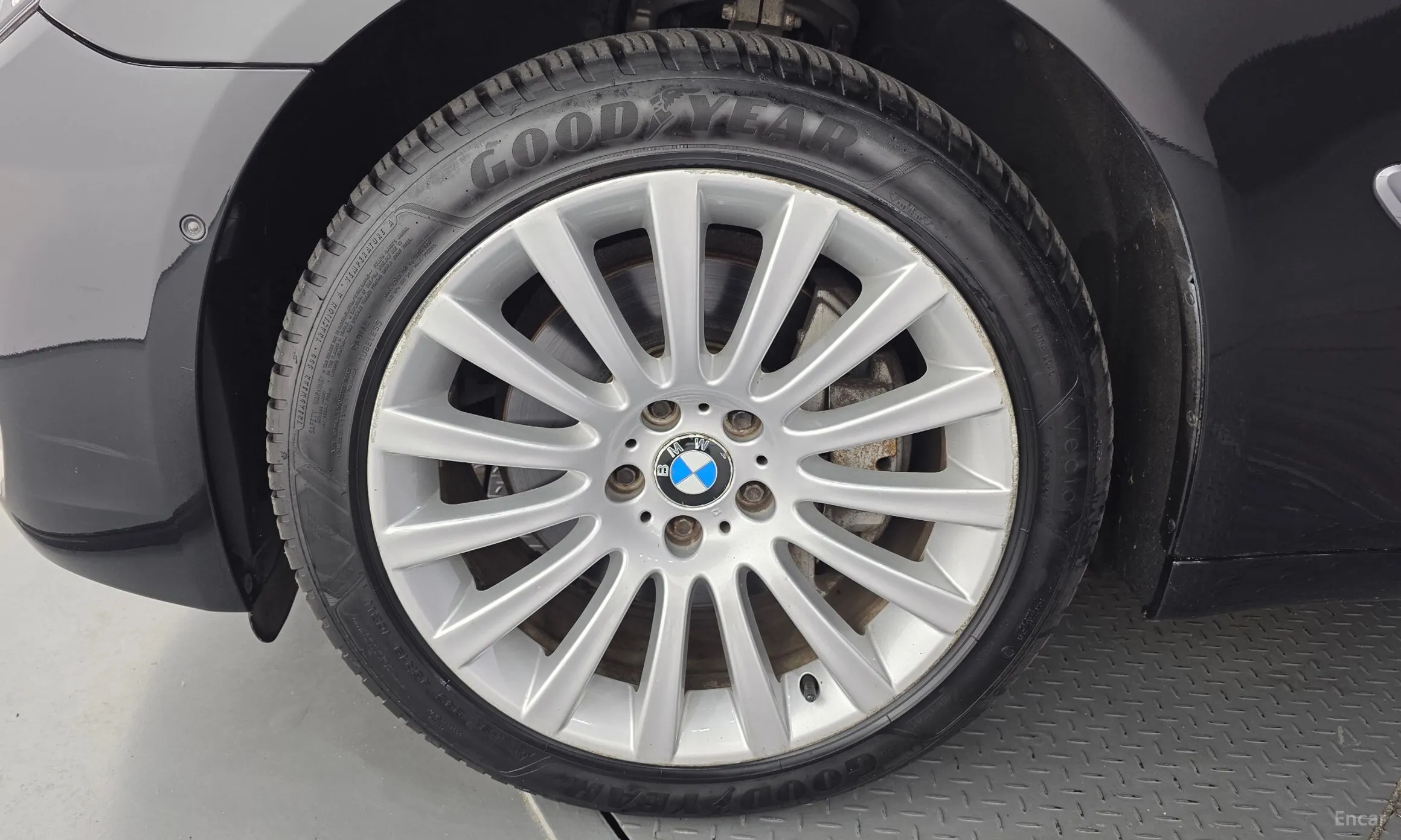 BMW 7 Series (F01) превью 5
