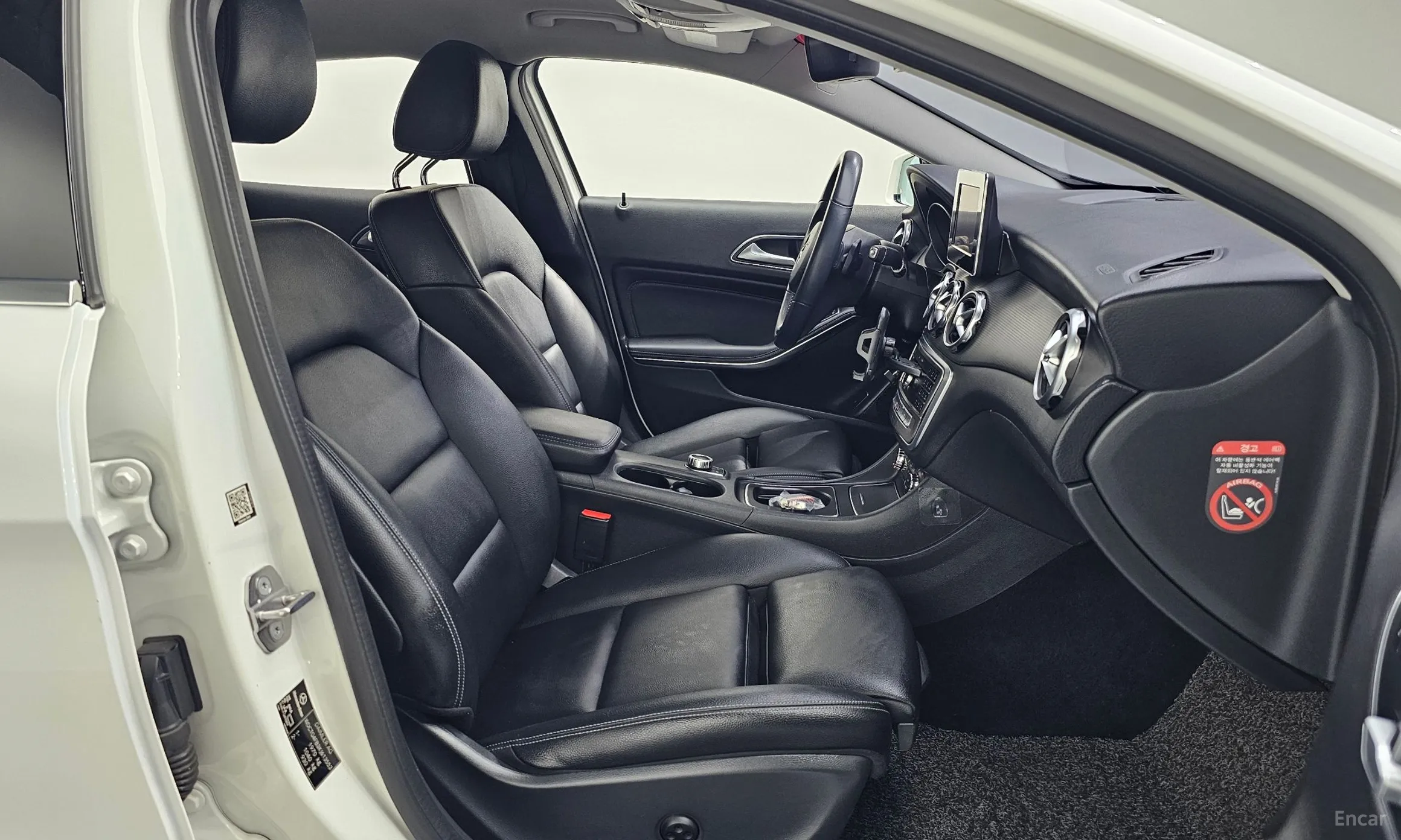 Mercedes Benz GLA-Class X156 превью 11