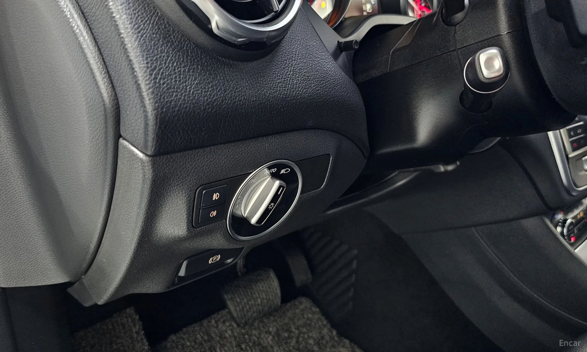 Mercedes Benz GLA-Class X156 превью 16