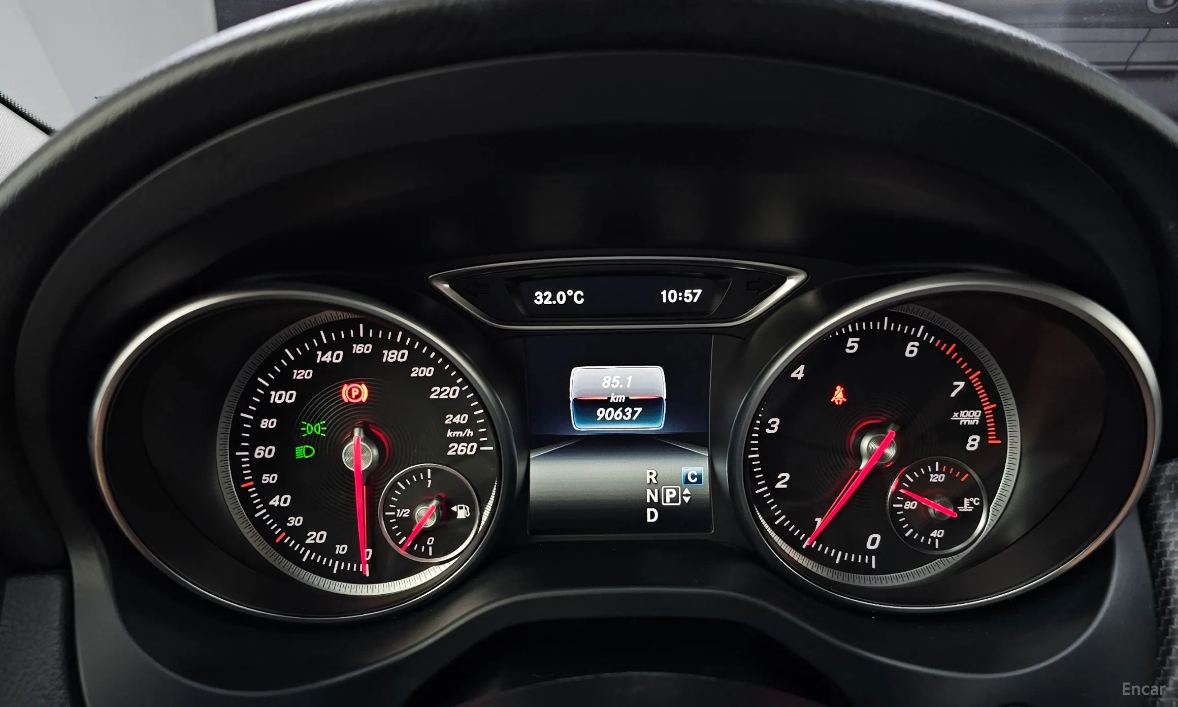 Mercedes Benz GLA-Class X156 превью 8