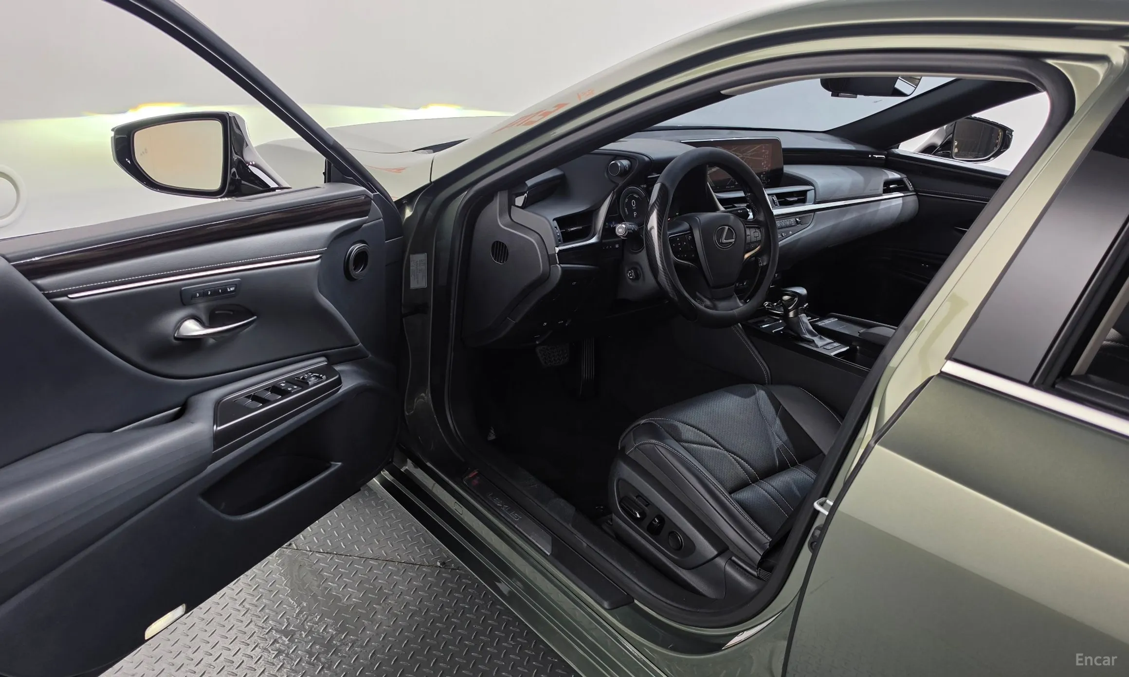 Lexus ES300h 7th Generation превью 10