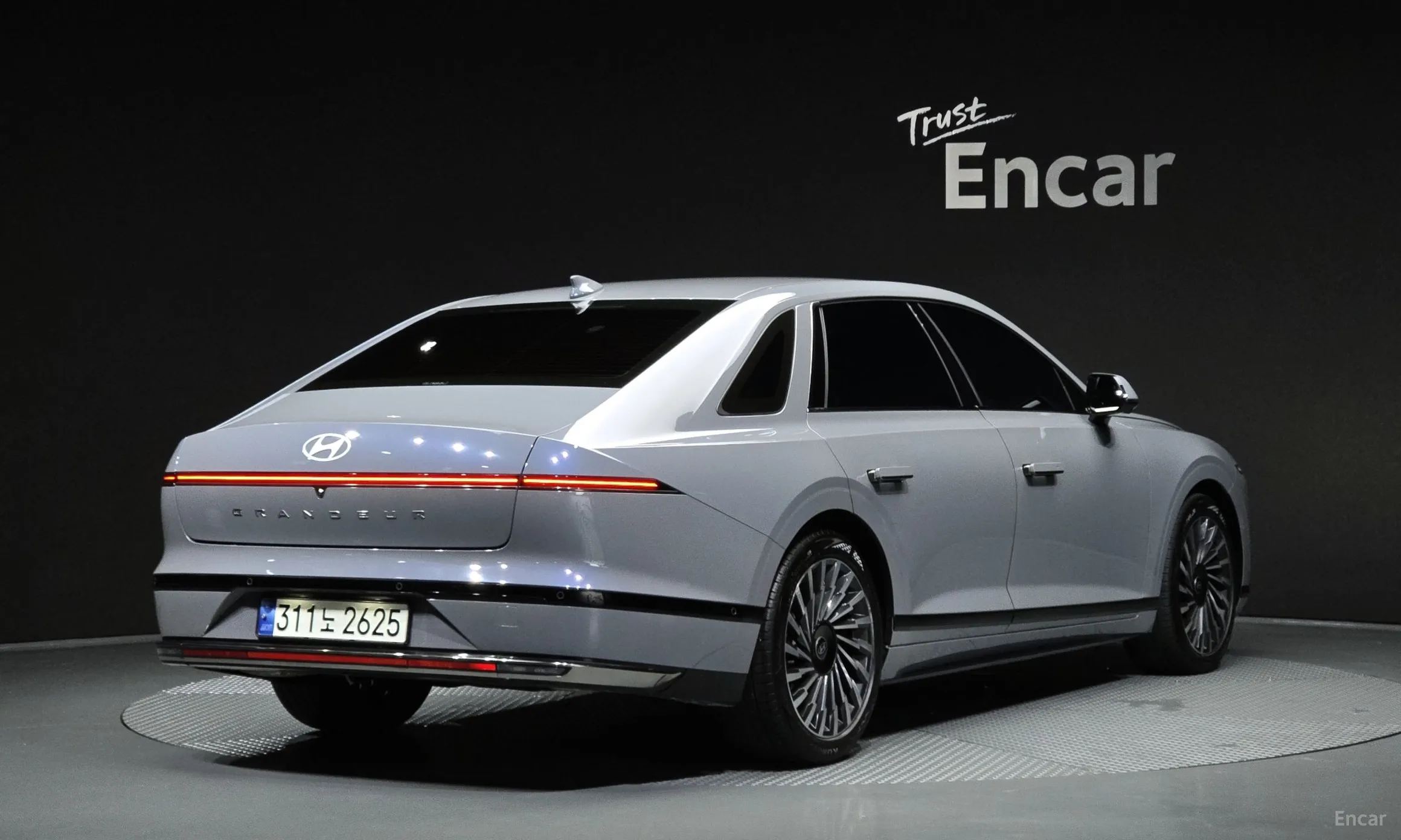 Hyundai Grandeur Hybrid (GN7)