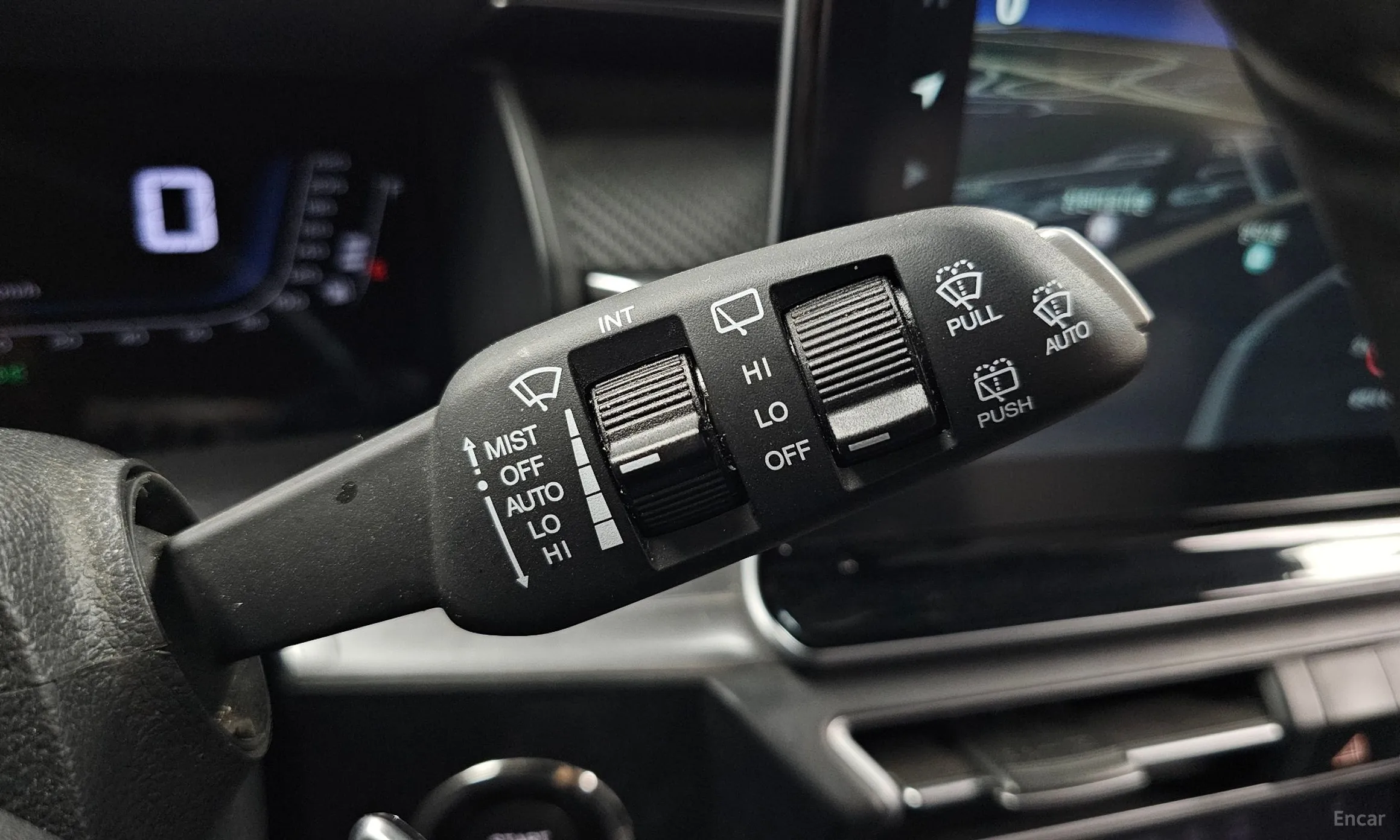 KG Mobility (SsangYong) Torres превью 20