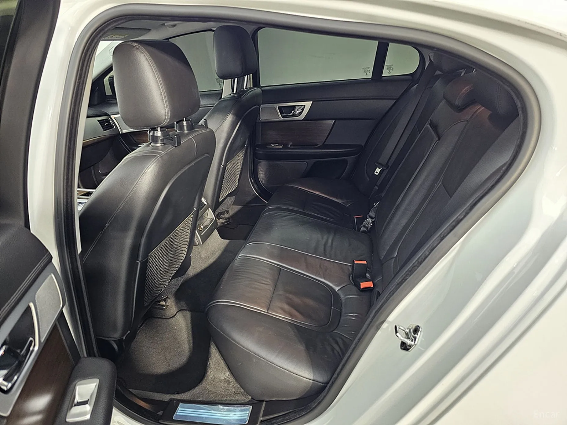 Jaguar New XF превью 12