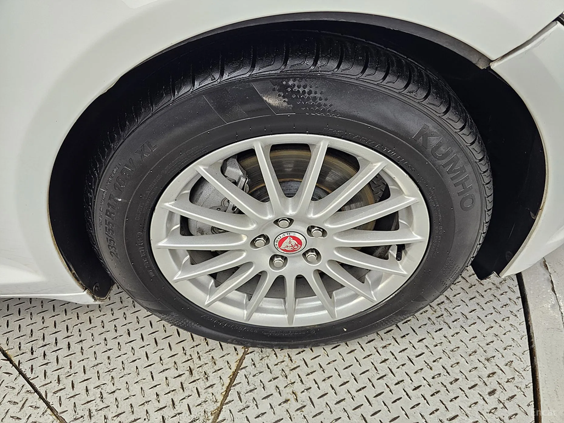 Jaguar New XF превью 5