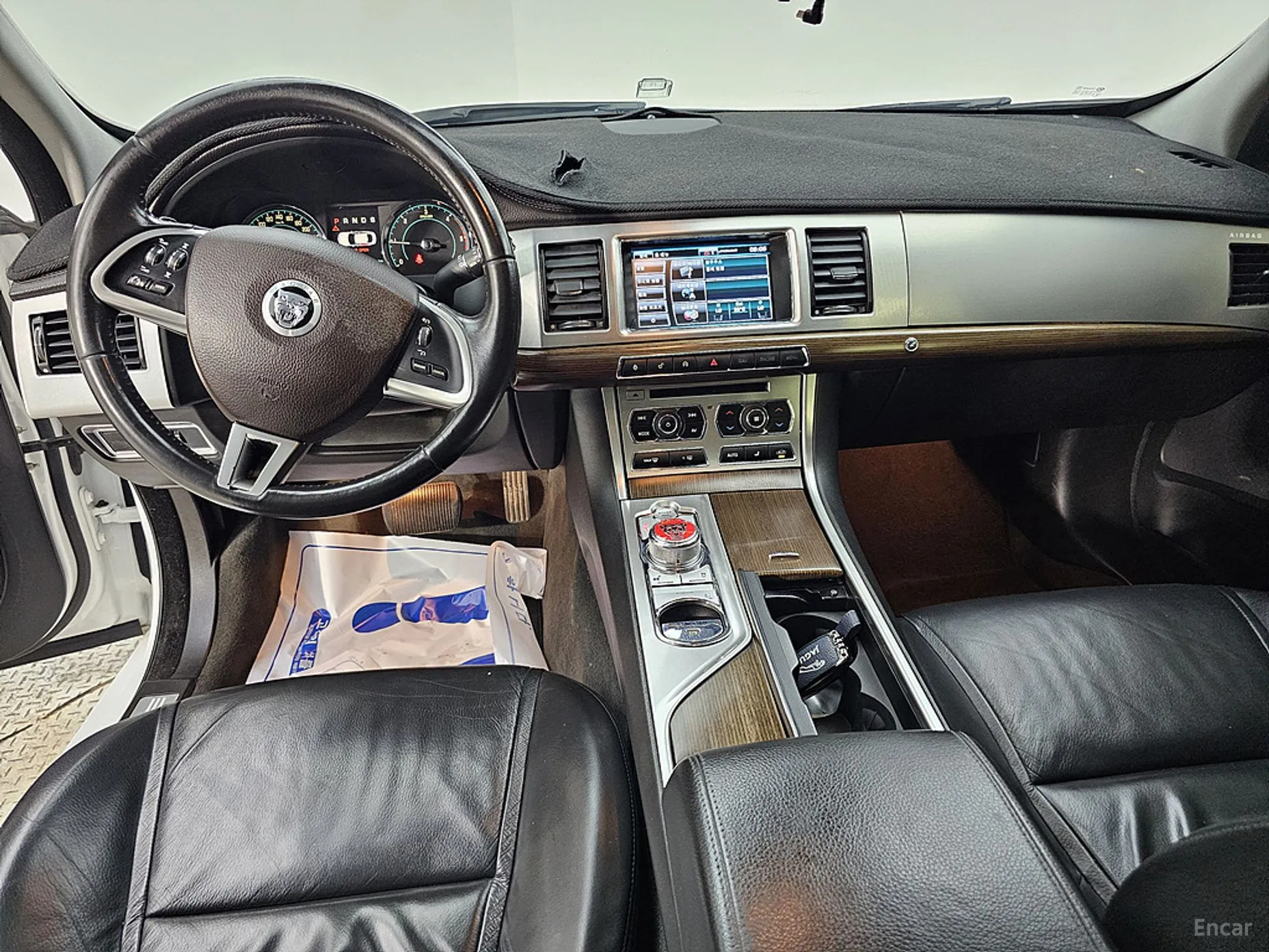Jaguar New XF превью 7