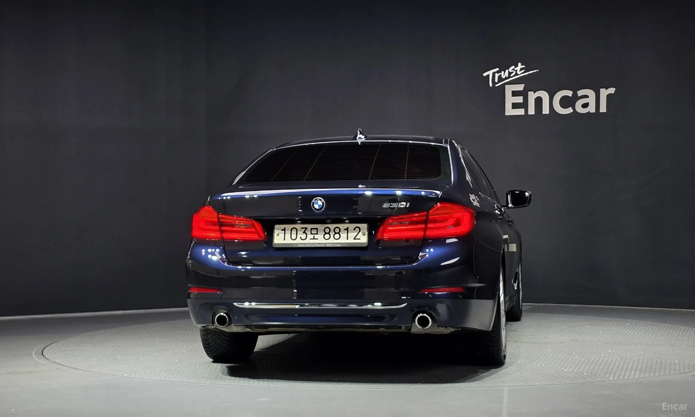 BMW 5 Series (G30) превью 4