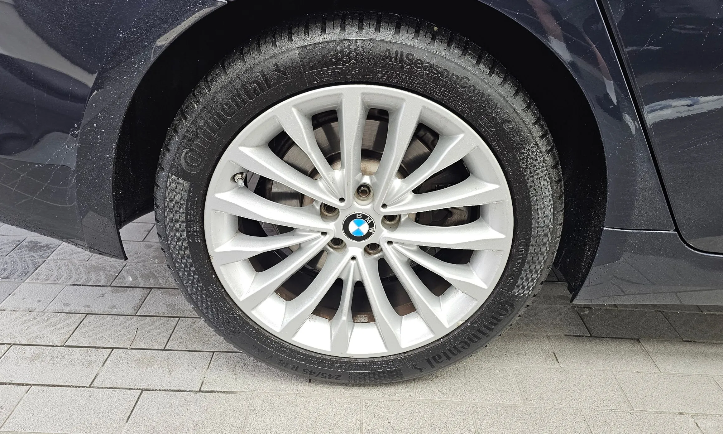BMW 5 Series (G30) превью 5