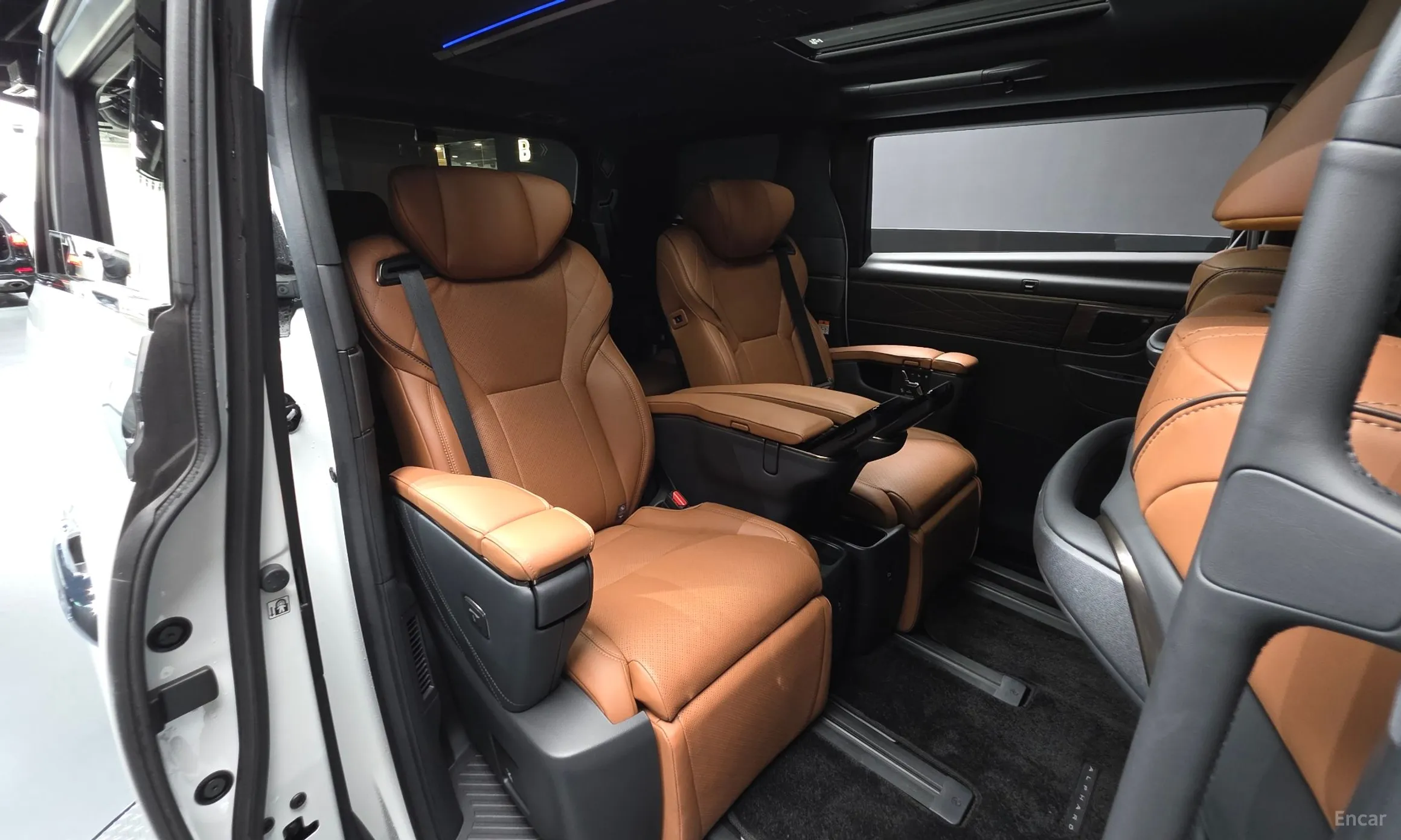 Toyota Alphard 4th Generation превью 12