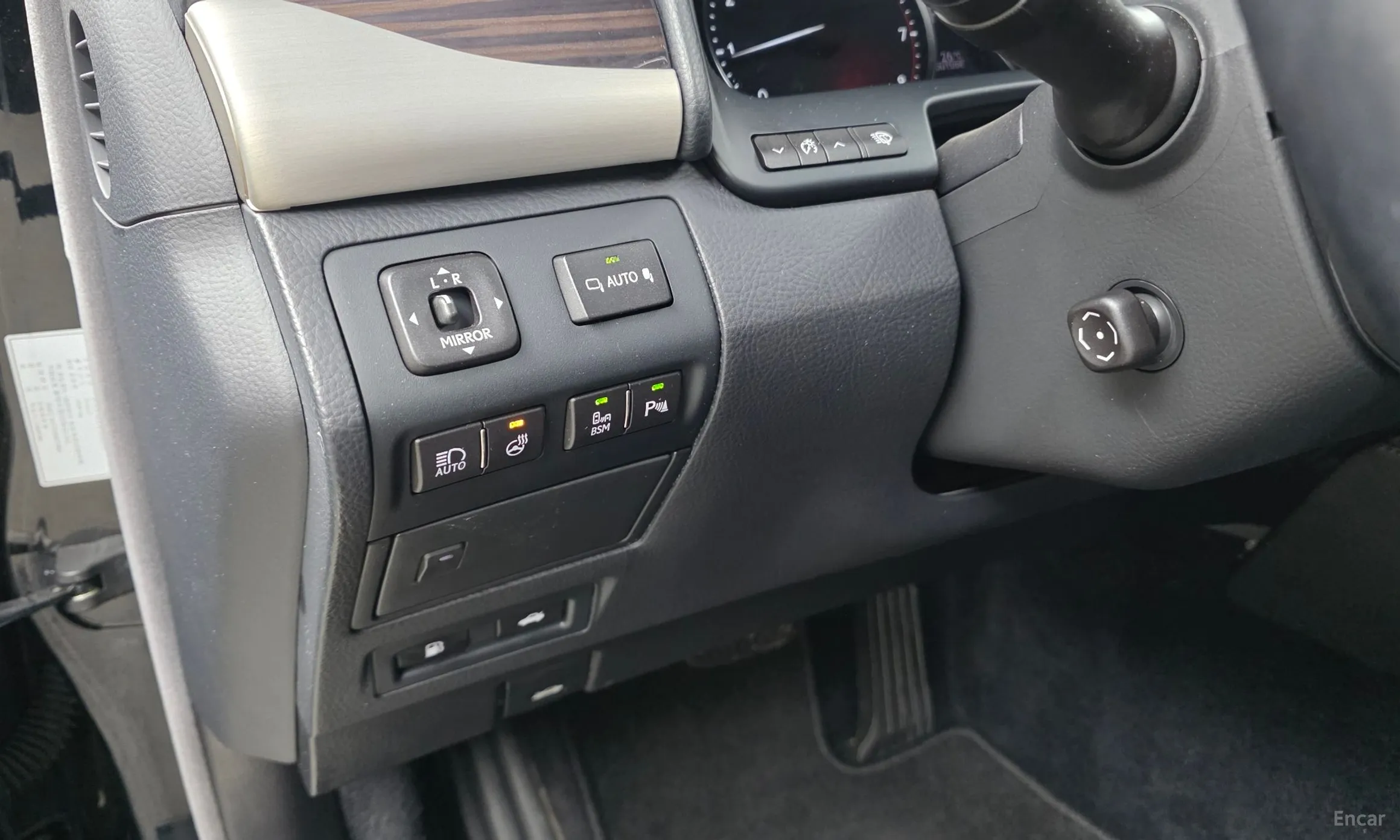 Lexus LS460 превью 19