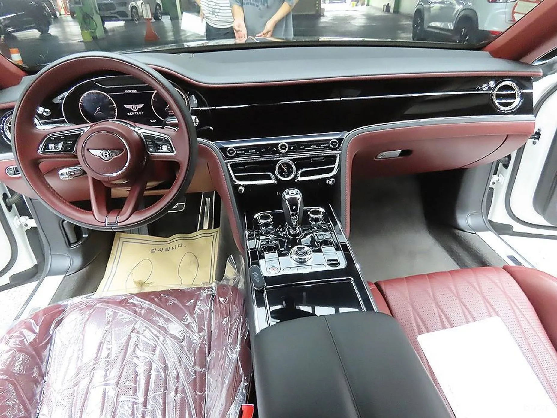 Bentley Flying Spur 3rd Generation превью 10
