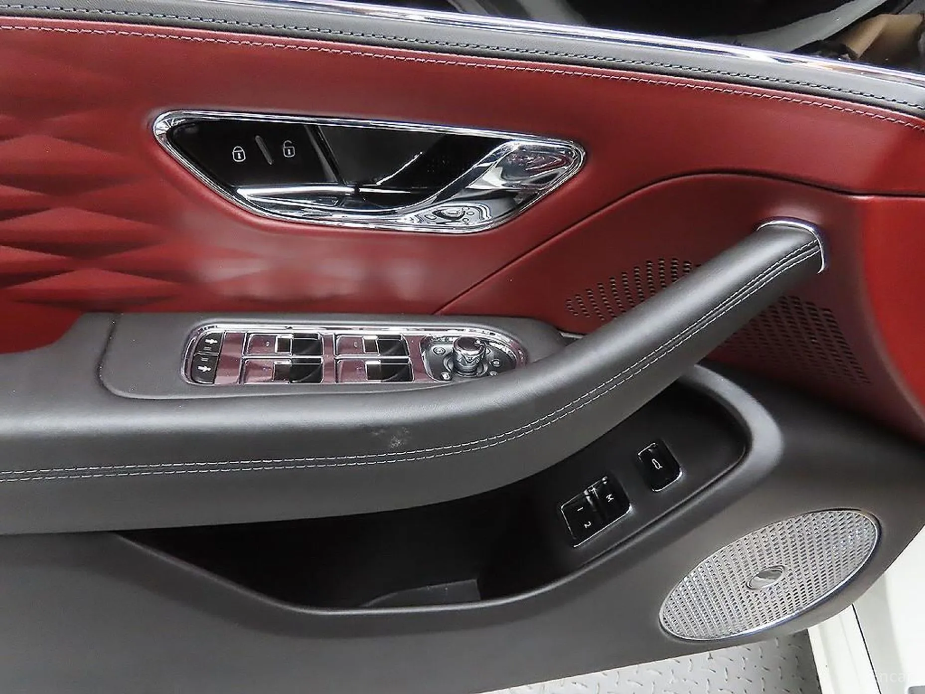 Bentley Flying Spur 3rd Generation превью 12