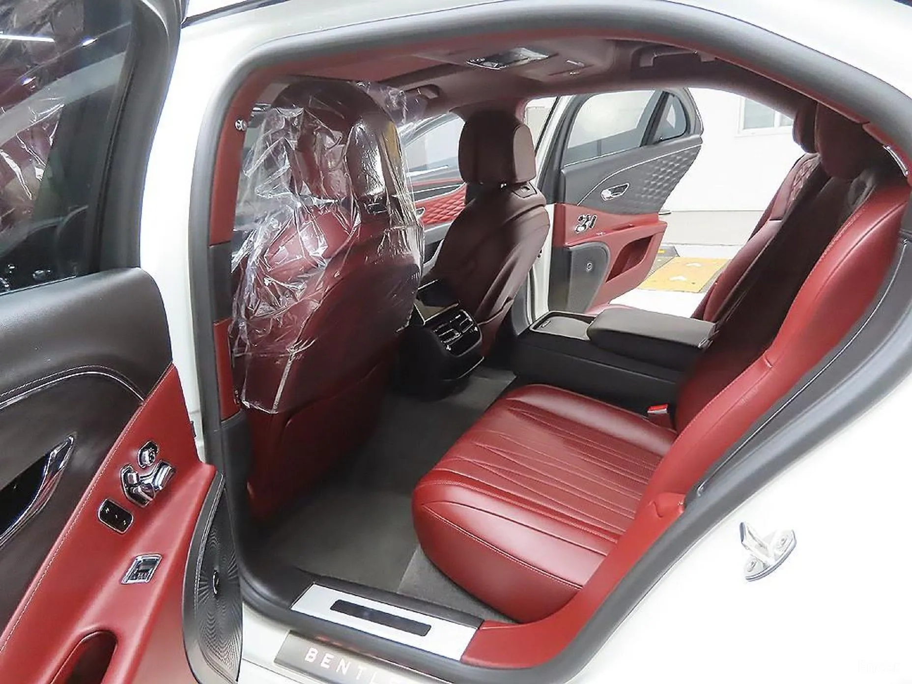 Bentley Flying Spur 3rd Generation превью 8