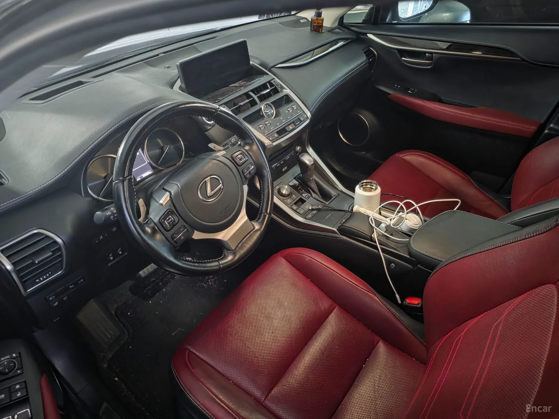 Lexus NX300h превью 4