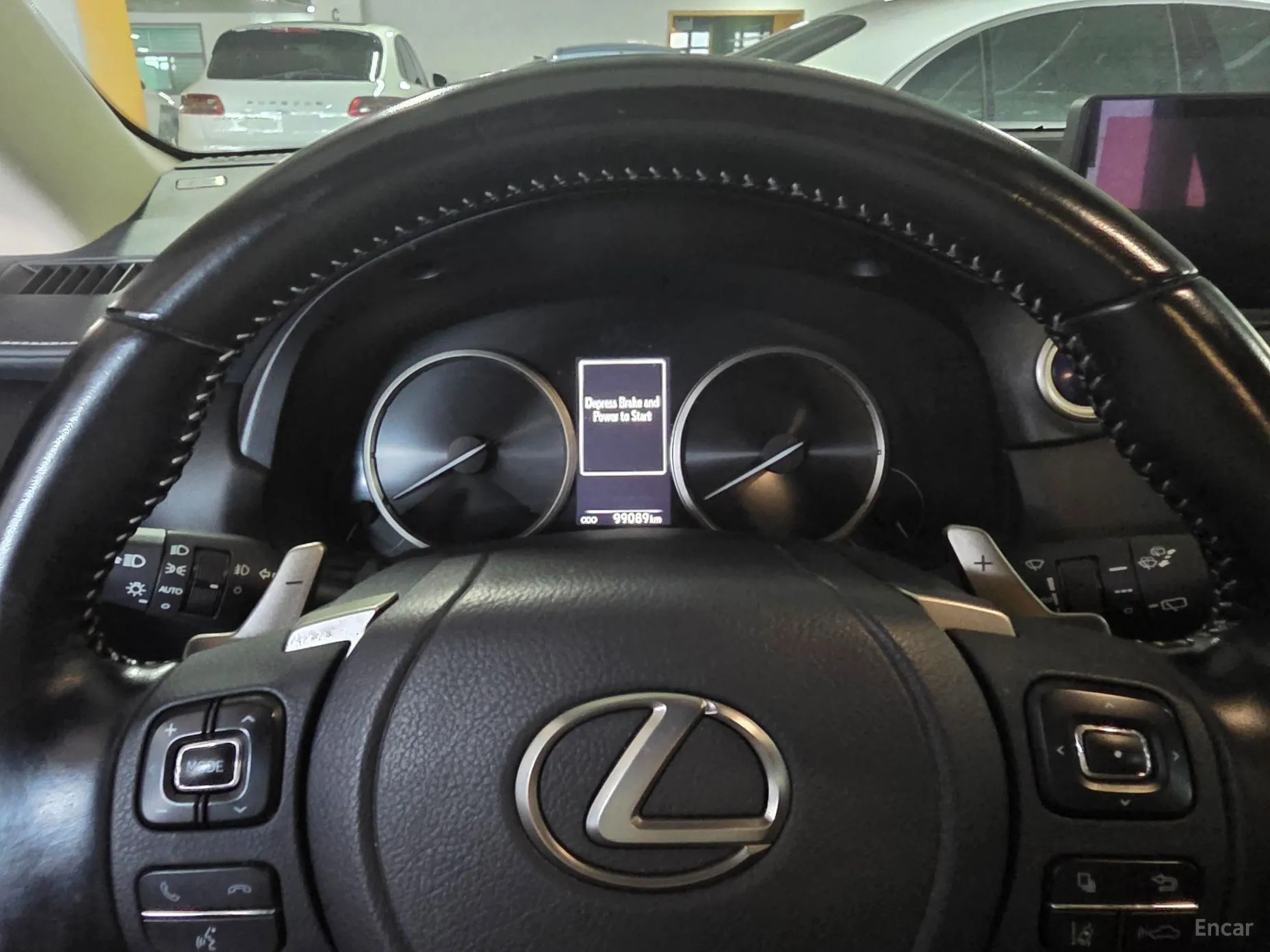Lexus NX300h превью 6