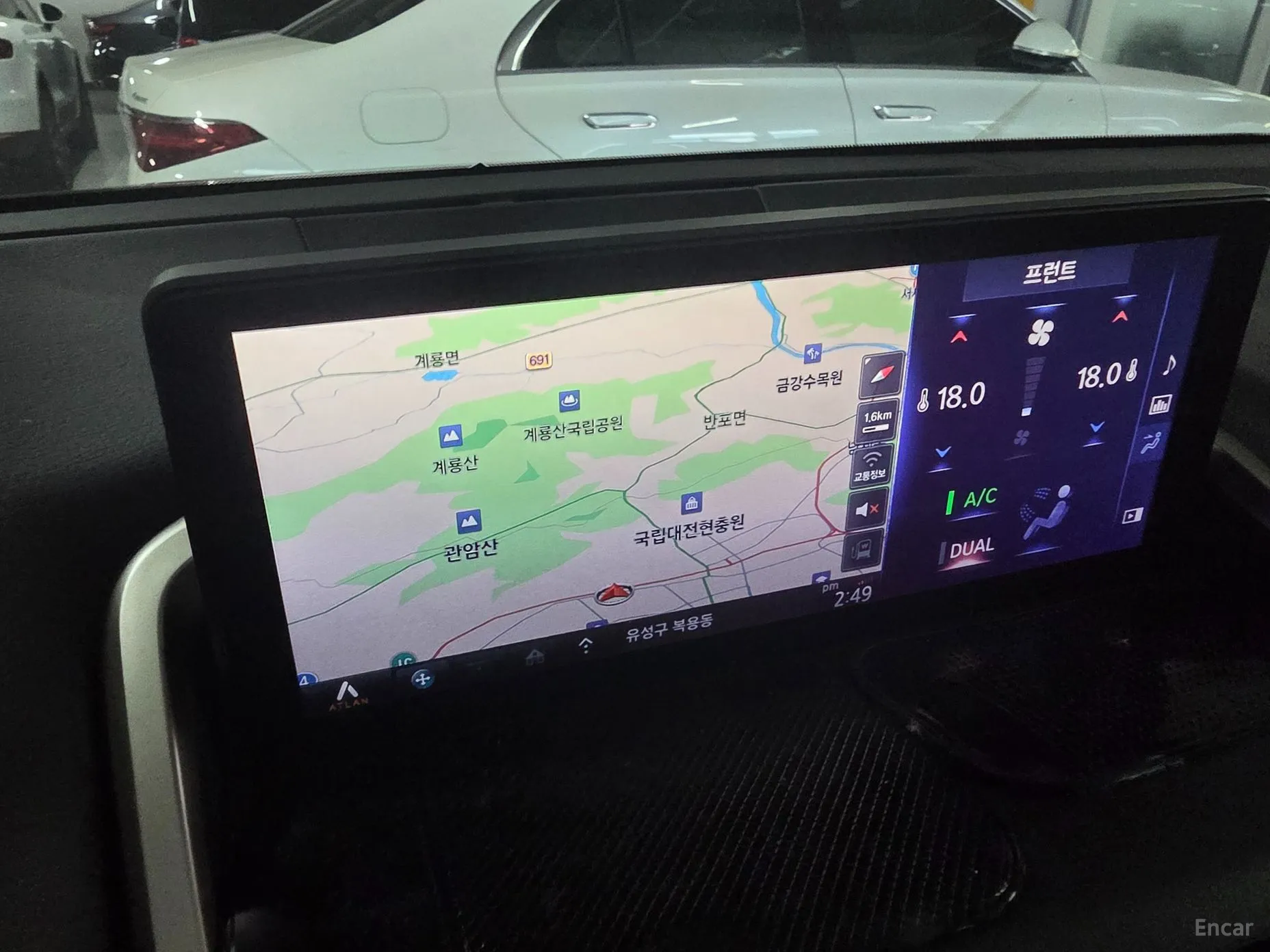 Lexus NX300h превью 8