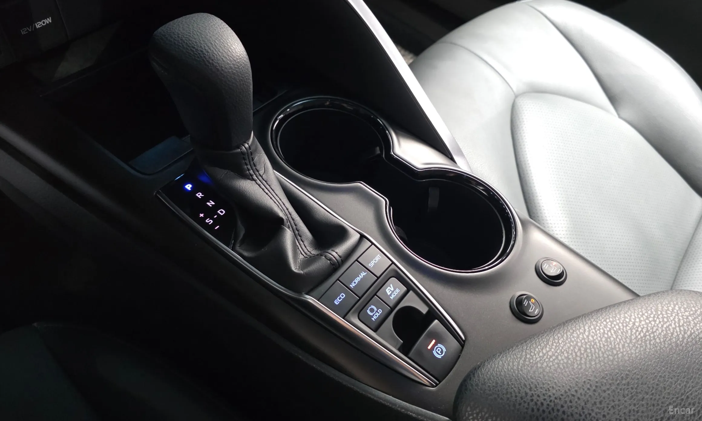 Toyota Camry (XV70) превью 9