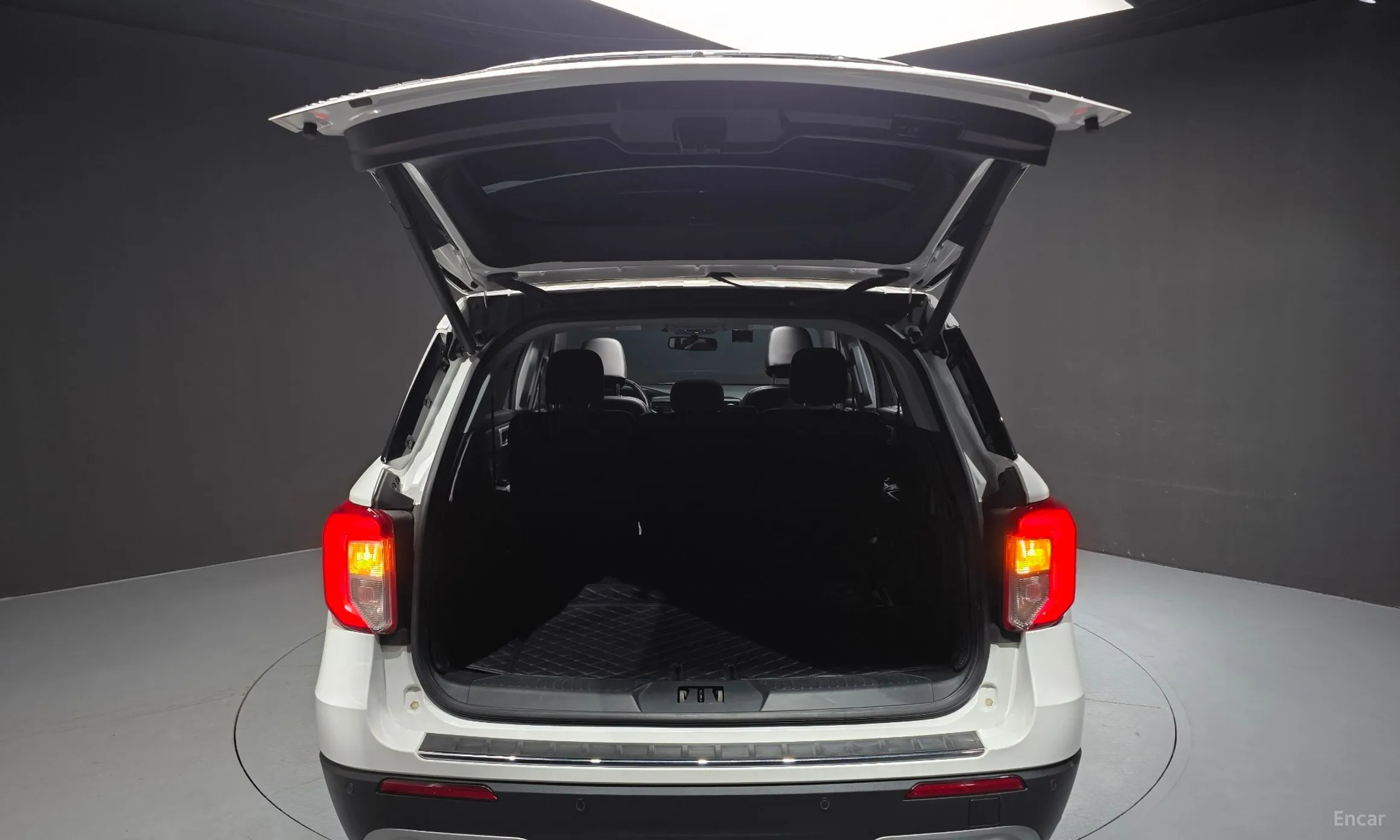 Ford Explorer 6th Generation превью 17