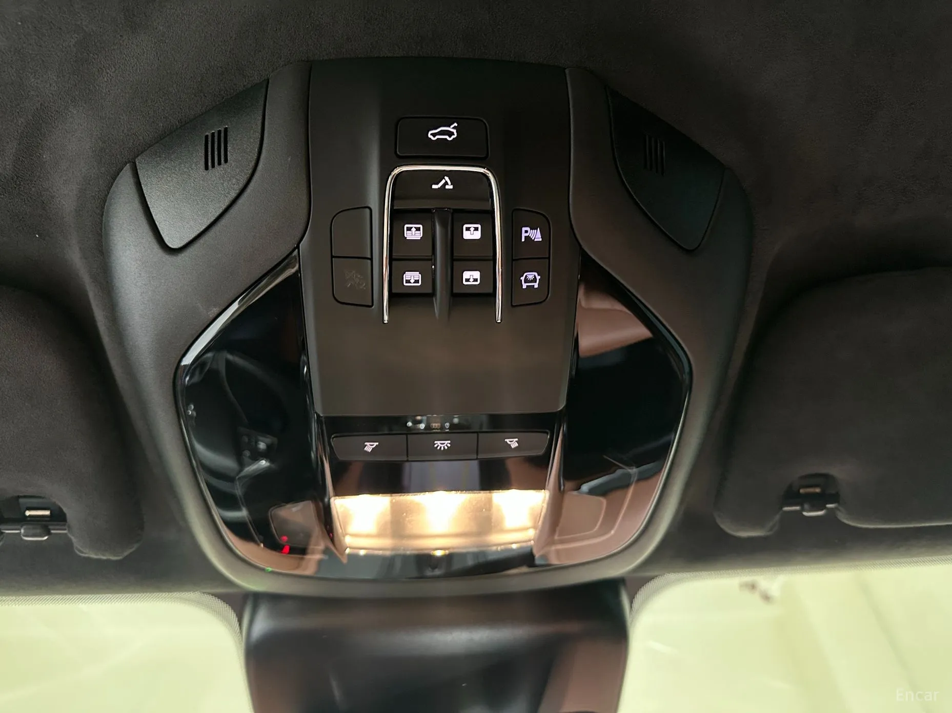 Maserati Levante превью 16