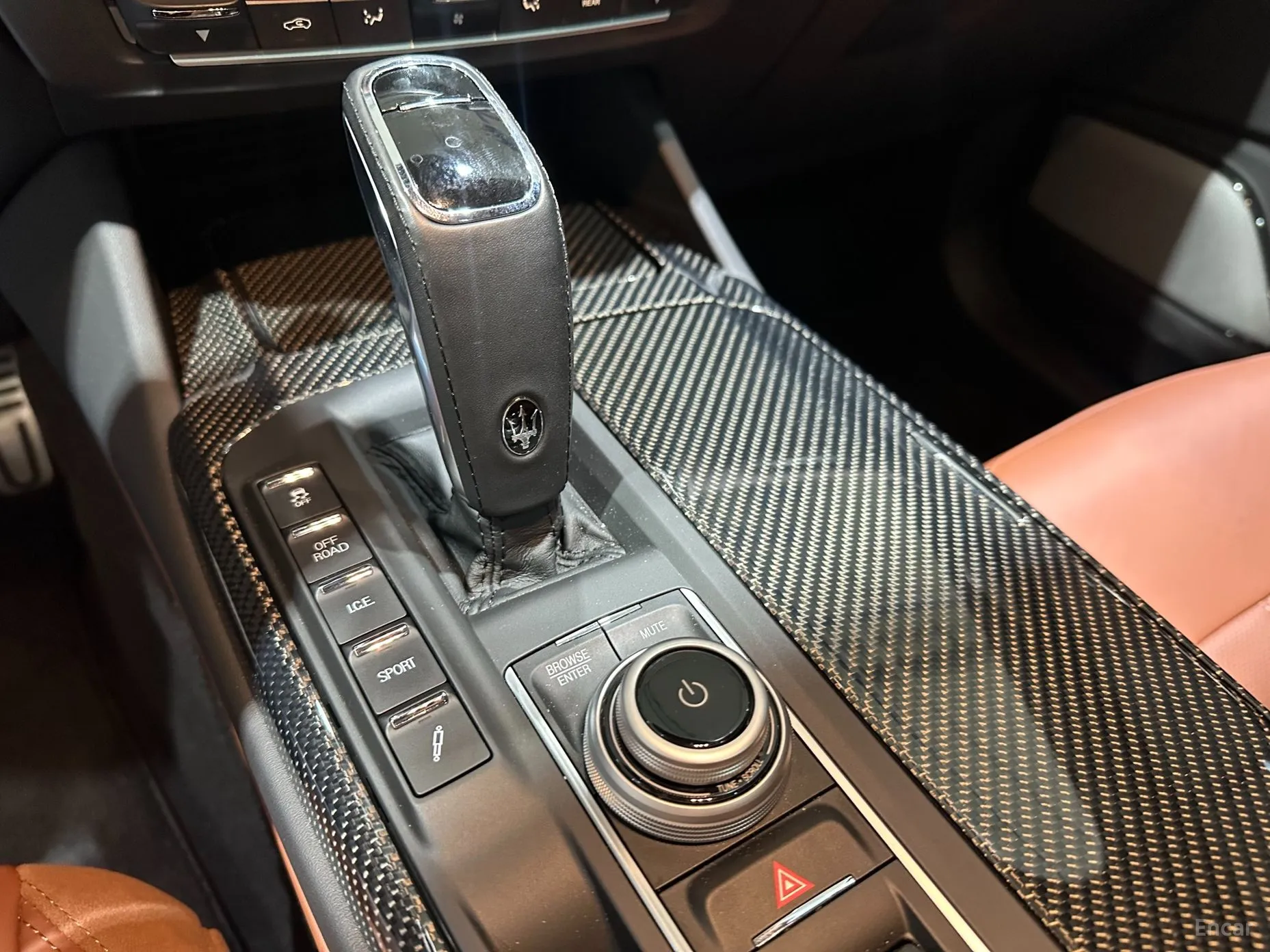 Maserati Levante превью 9