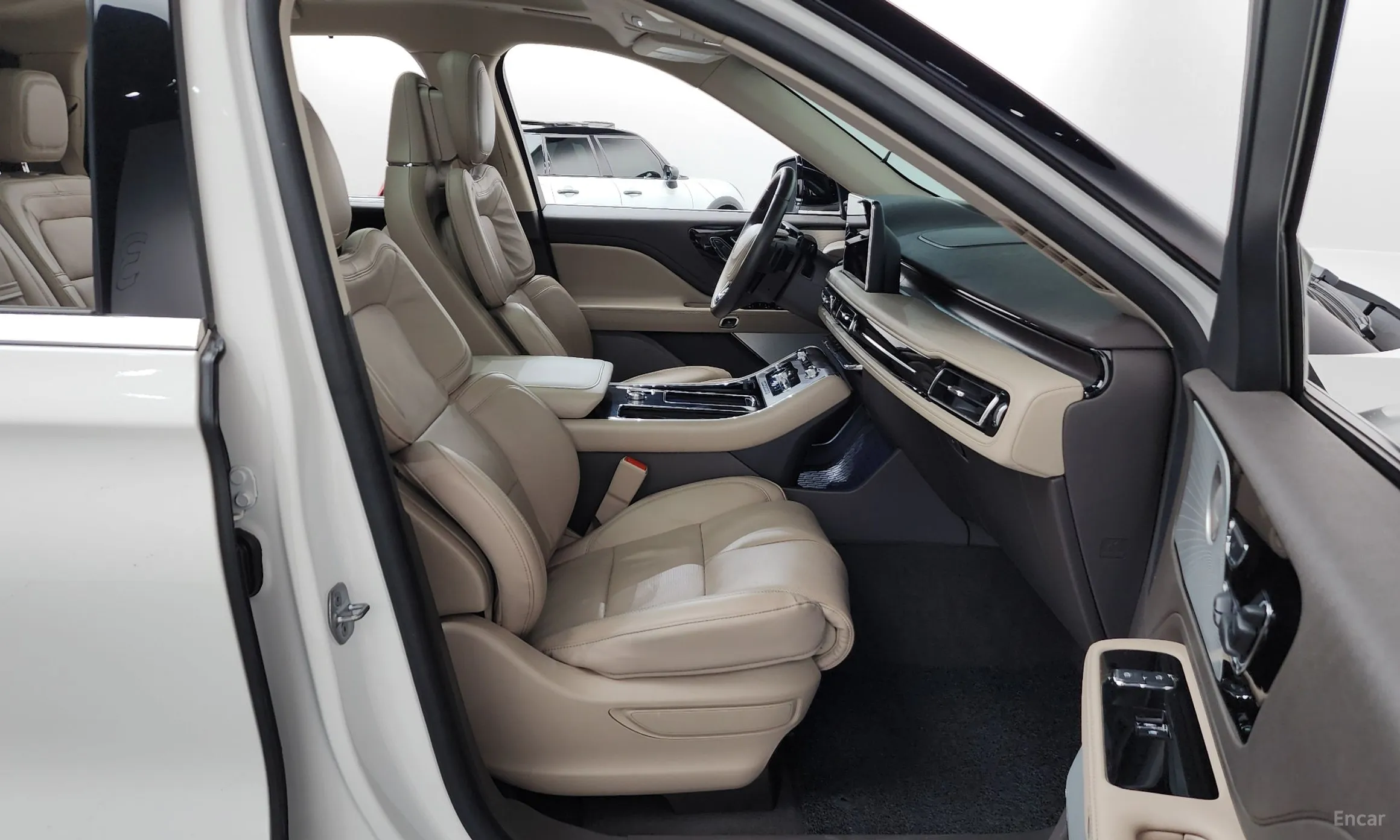 Lincoln Aviator 2nd Generation превью 11