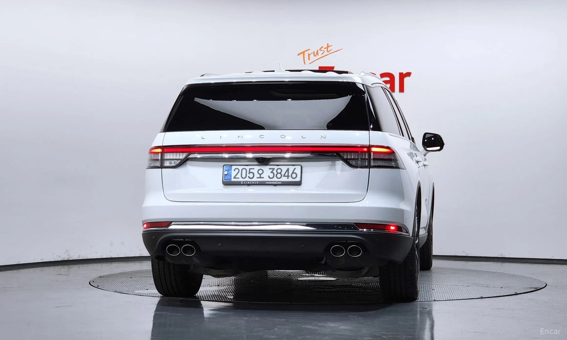 Lincoln Aviator 2nd Generation превью 4