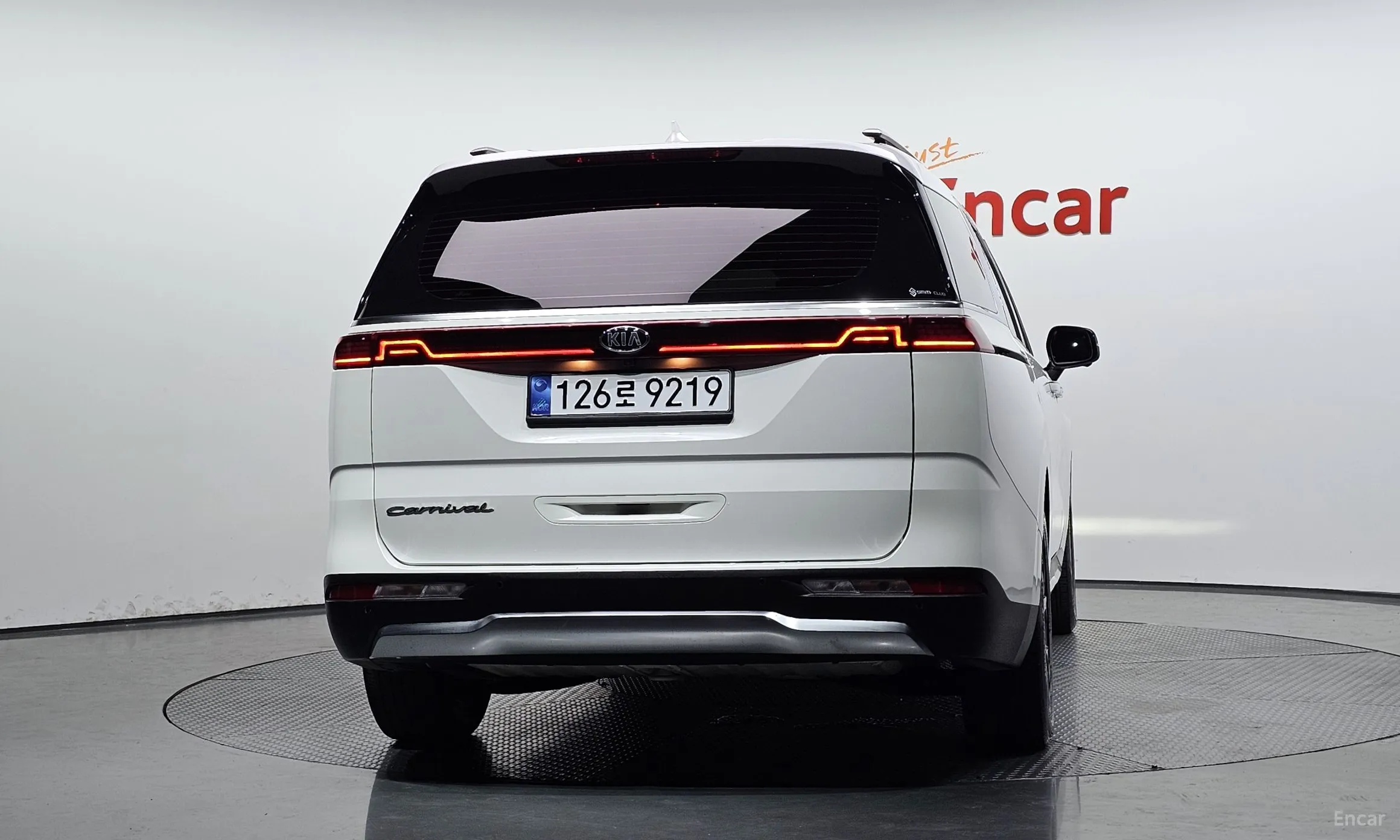 Kia Carnival Gen 4 превью 4