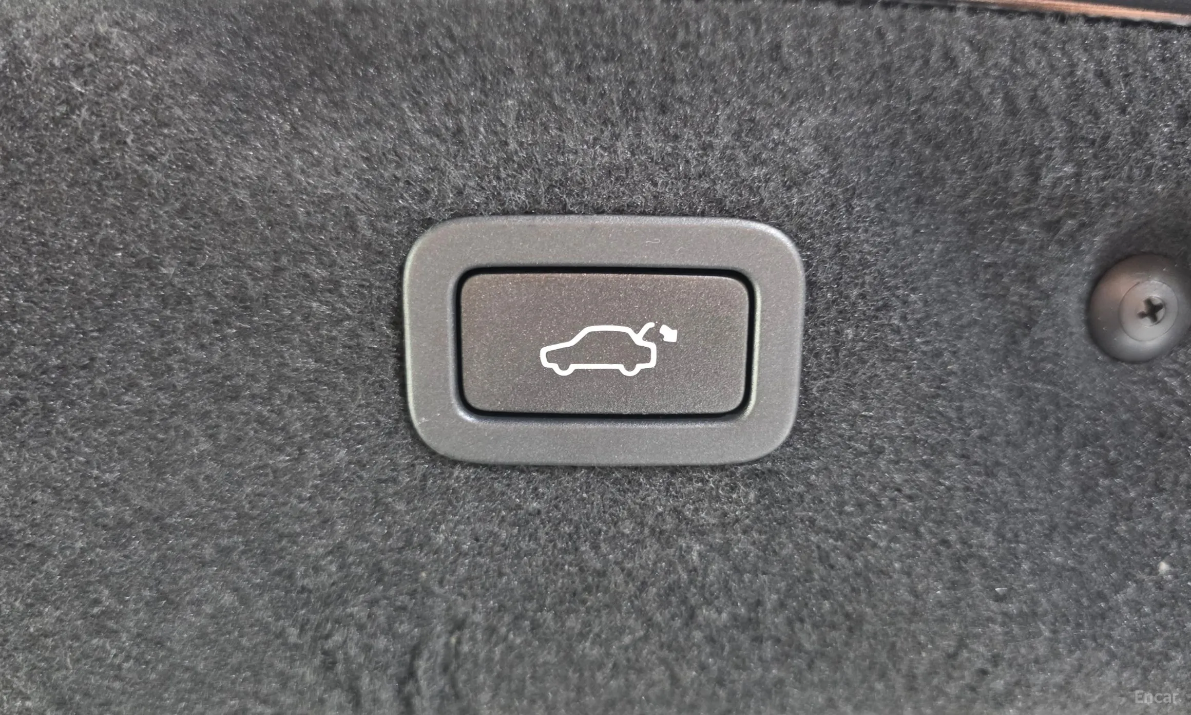 Jaguar XE превью 20